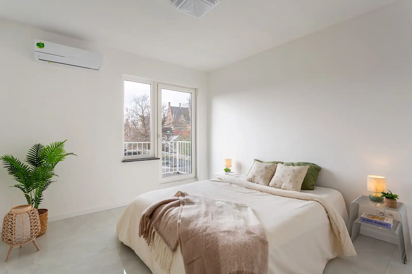 Recent gerenoveerd app. met 2 slpks en 2 terrassen foto 26