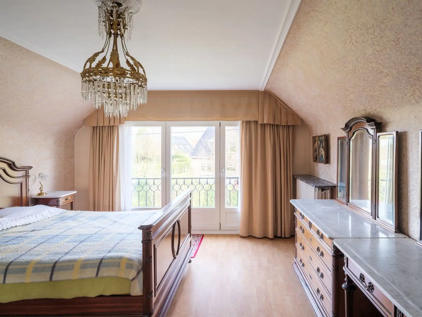 Ruime gezinswoning met vier slaapkamers en tuin in Drongen. foto 20