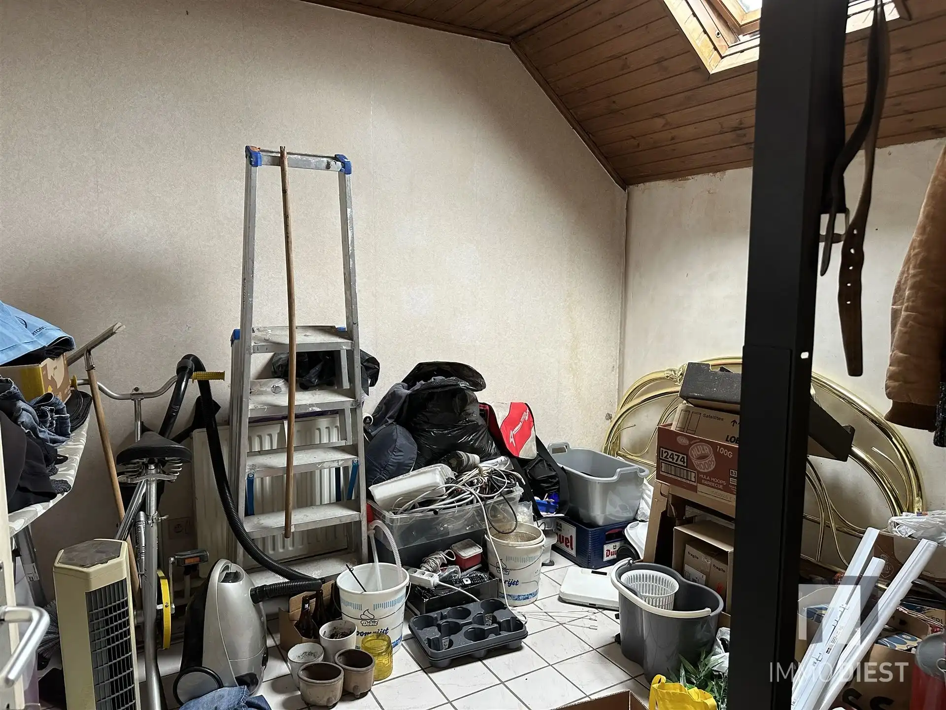 Handelshuis of woning met parking/tuin achteraan foto 26