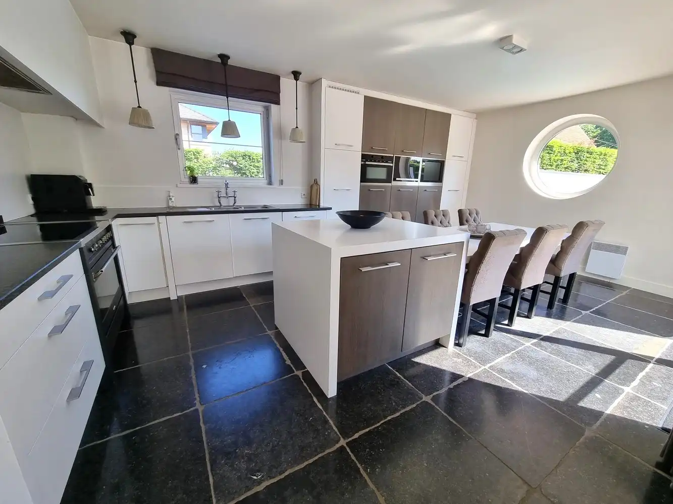 Prachtige villa woning, 5 slks, rustig gelegen met zonnige, diepe tuin voorzien van zwembad en poolhouse. foto 13