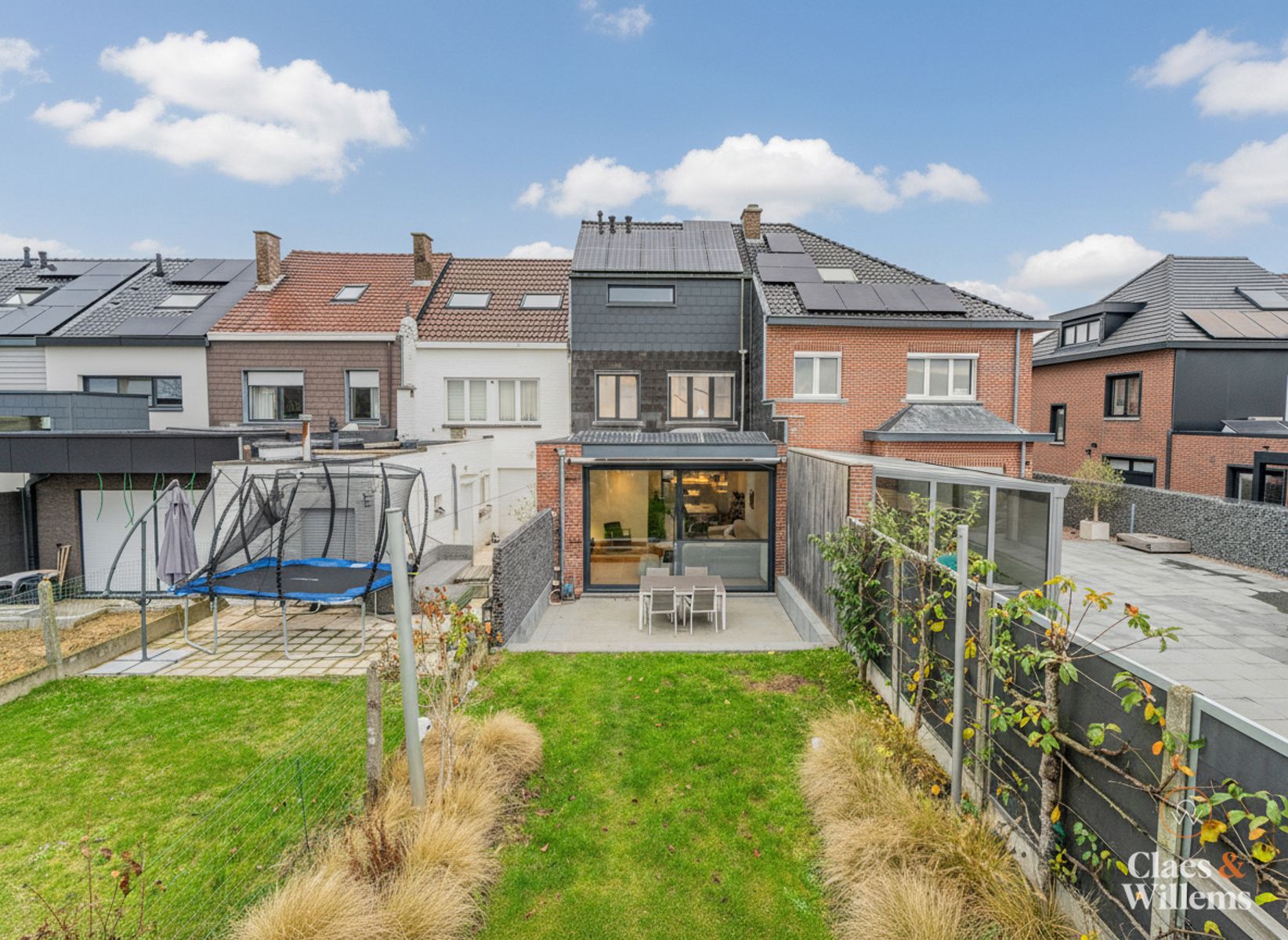 Ruim huis met zonnepanelen en vrije tuin  foto 22