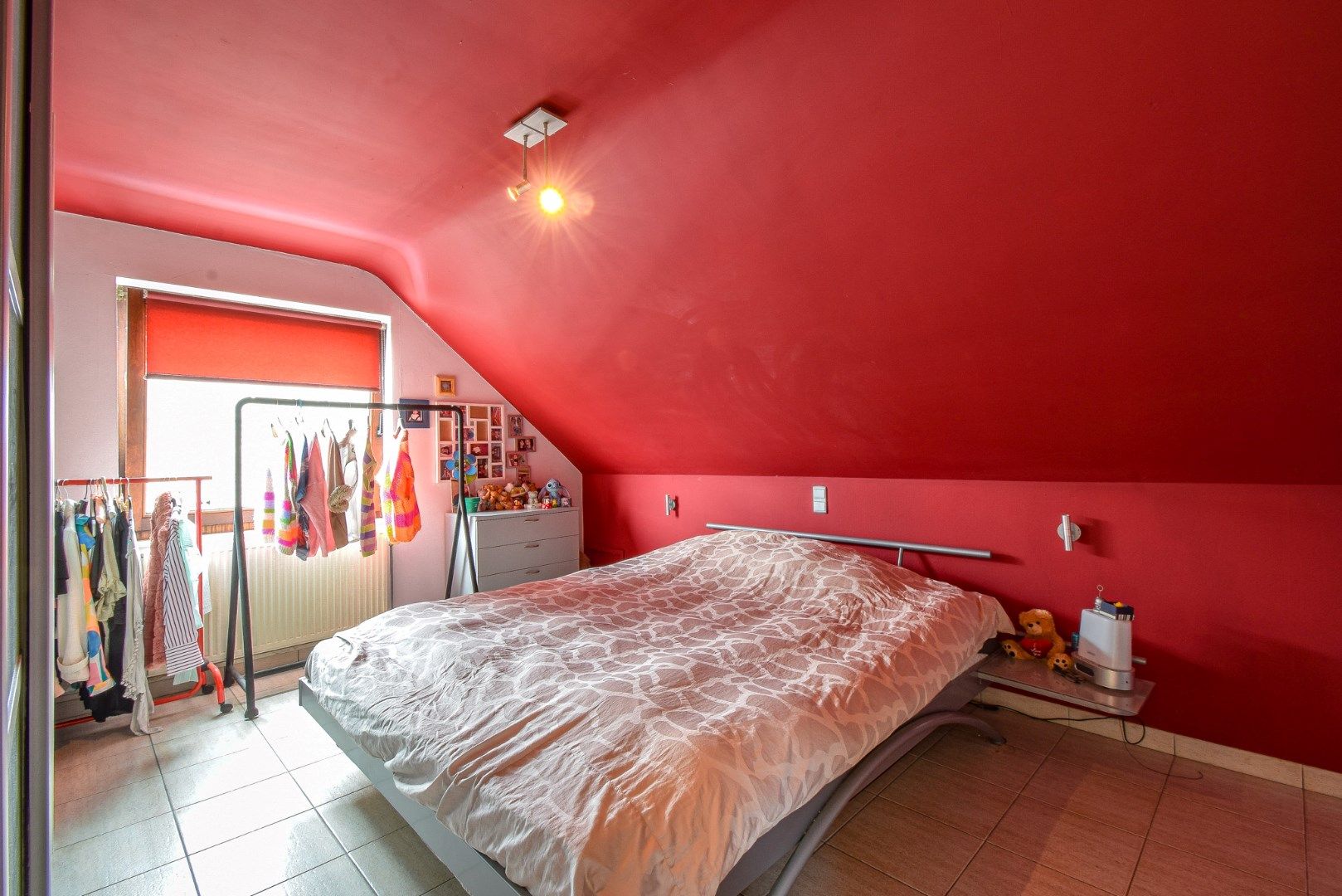 Verzorgde woning met 4 slaapkamers, garage en mooie tuin foto 16