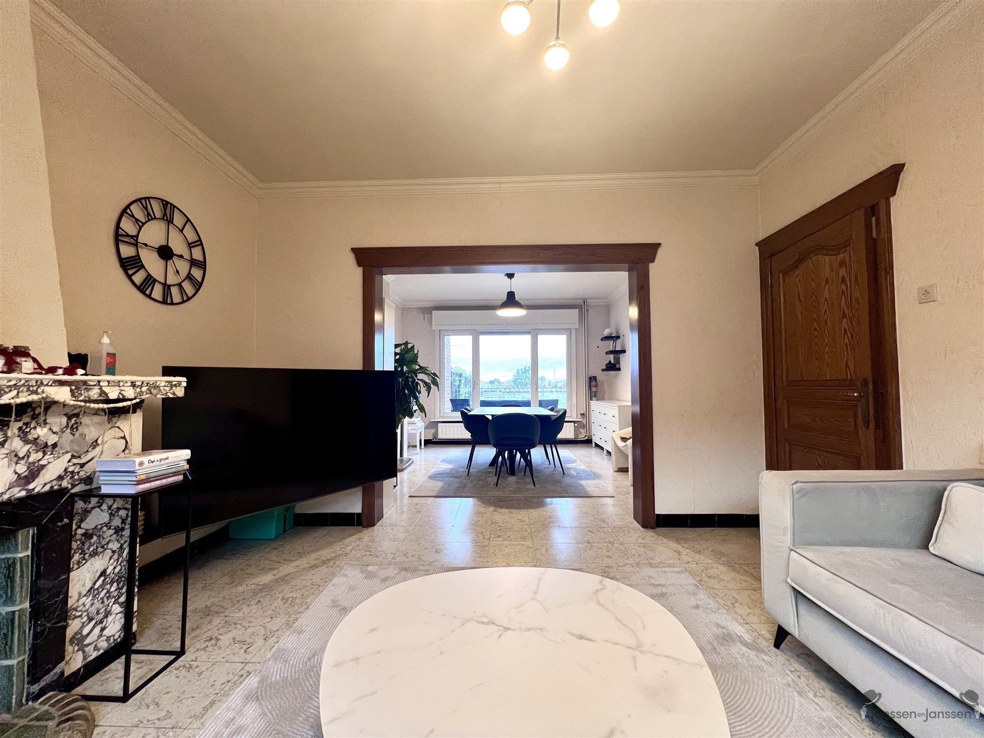 Rijwoning met 4 slaapkamers & tuin foto 2