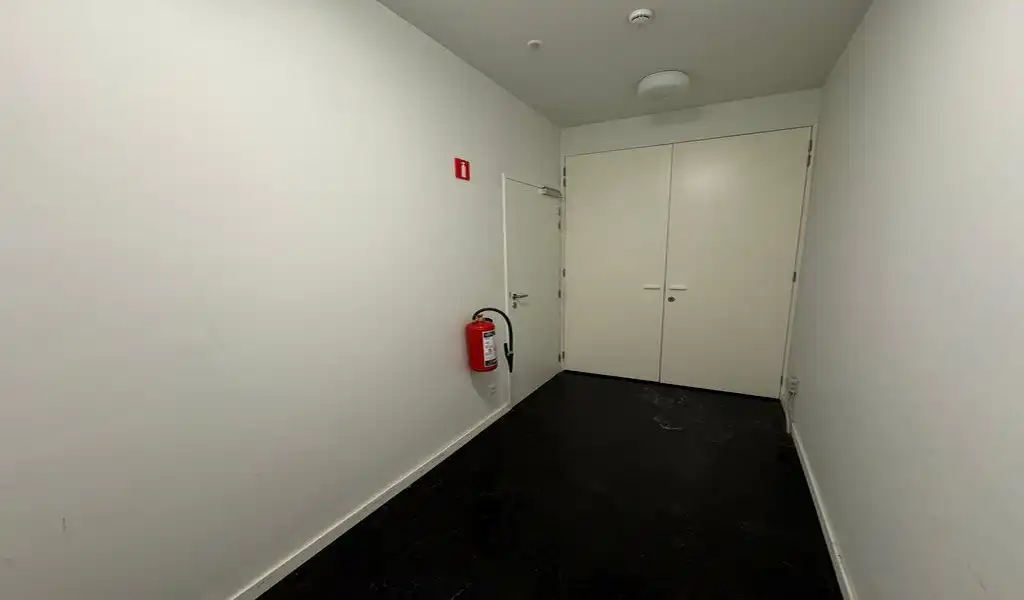 Kantoorruimte of showroom te huur in gerenoveerd pakhuis Valkeniersnatie in Antwerpen foto 17