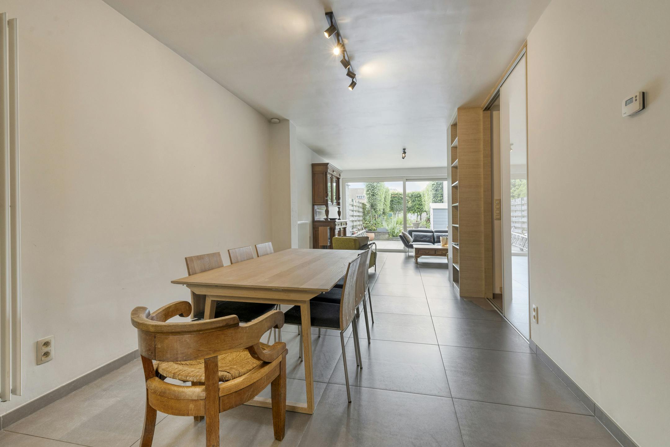 Instapklaar huis te koop (B-label) in Brugge met 3 kamers foto 2