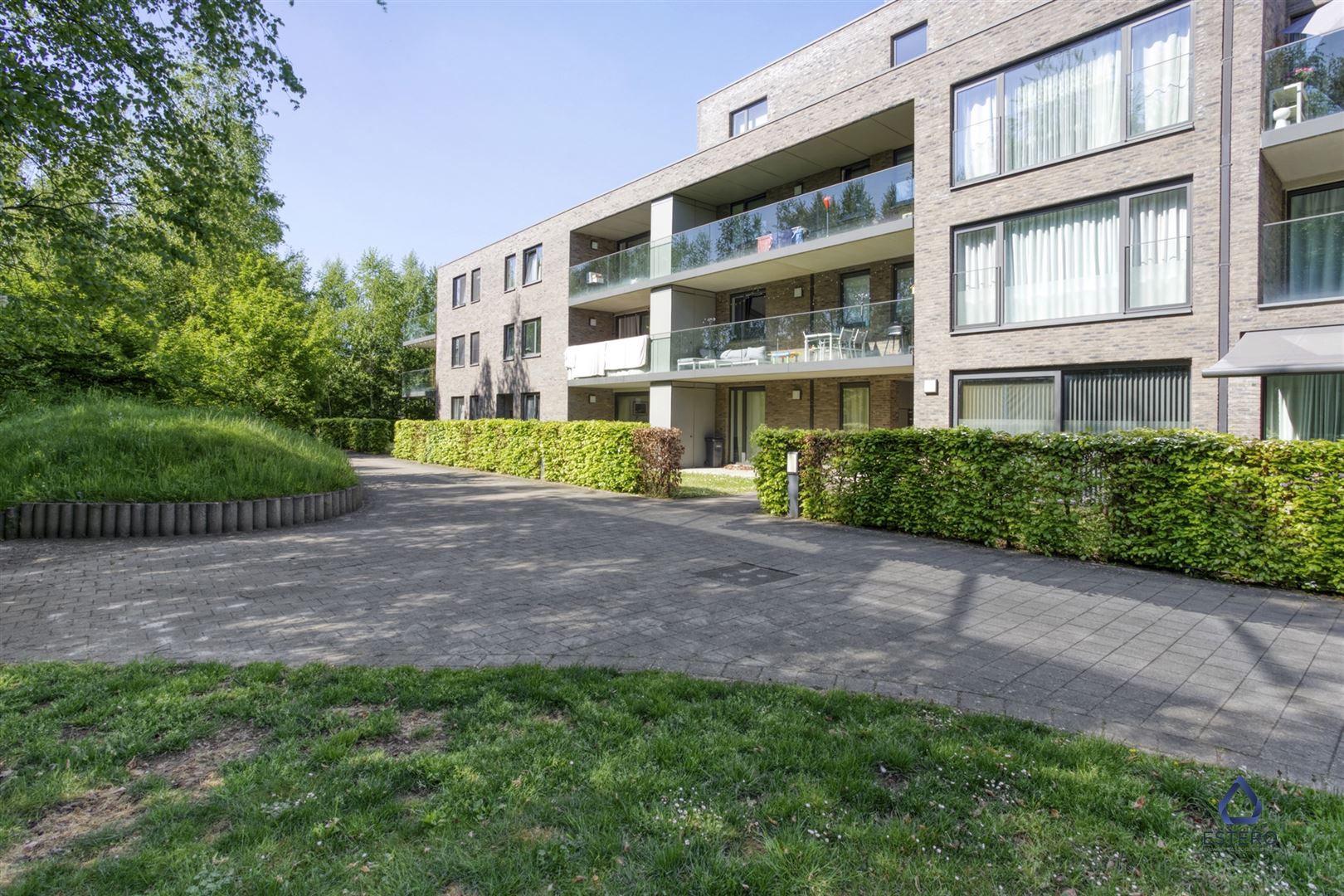Tweeslaapkamer appartement met terras en dubbele parking foto {{pictureIndex}}