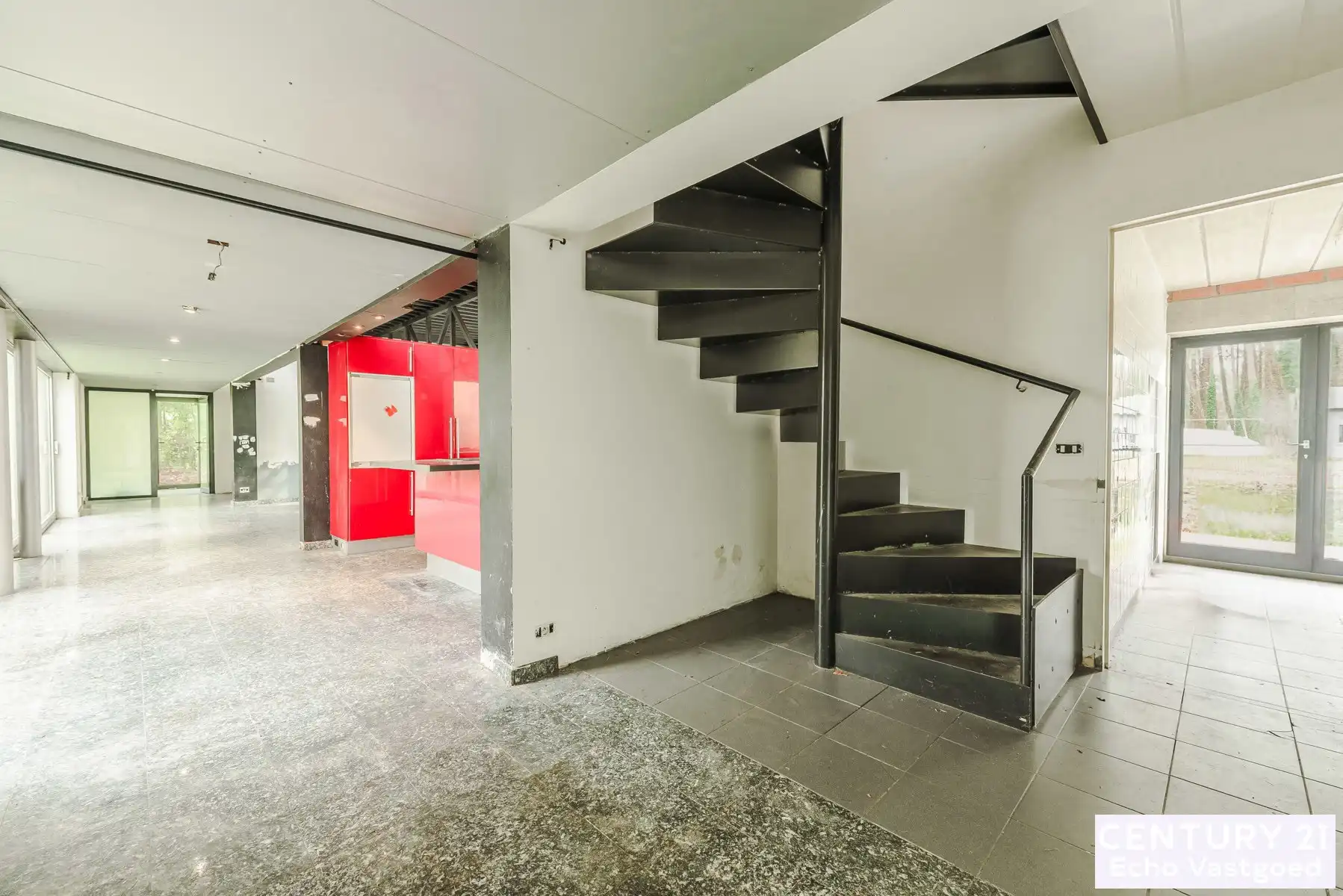 Unieke te renoveren villa in villawijk “De Lint” foto 19
