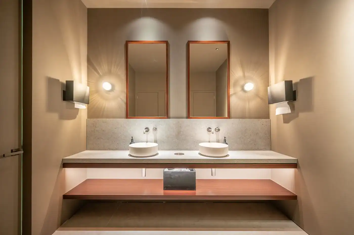 Kantoorruimte van ca. 145 m² te huur – professionele en gedeelde kantooromgeving foto 8