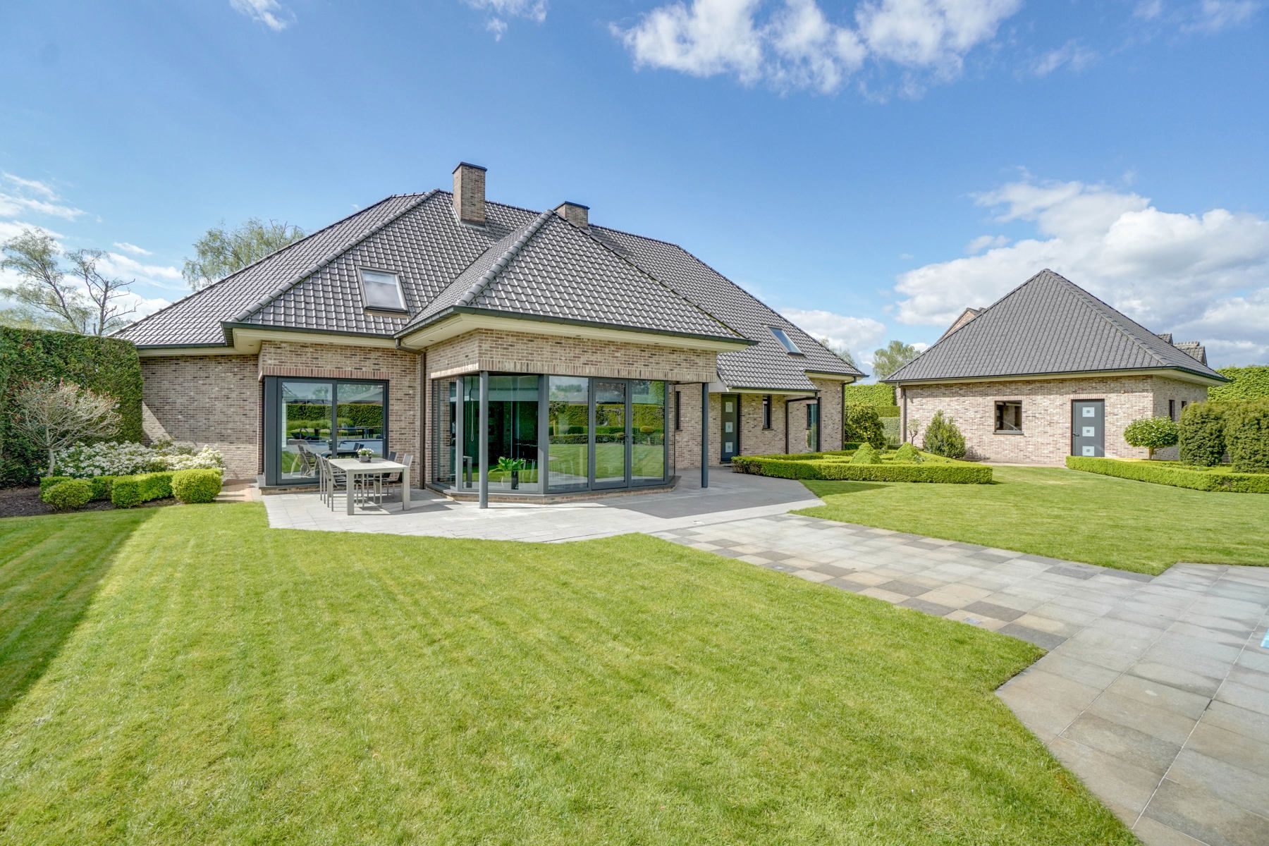 INSTAPKL. VILLA (446 M2) MET VERW. ZWEMB. OP 32A09CA TE BREE foto 38