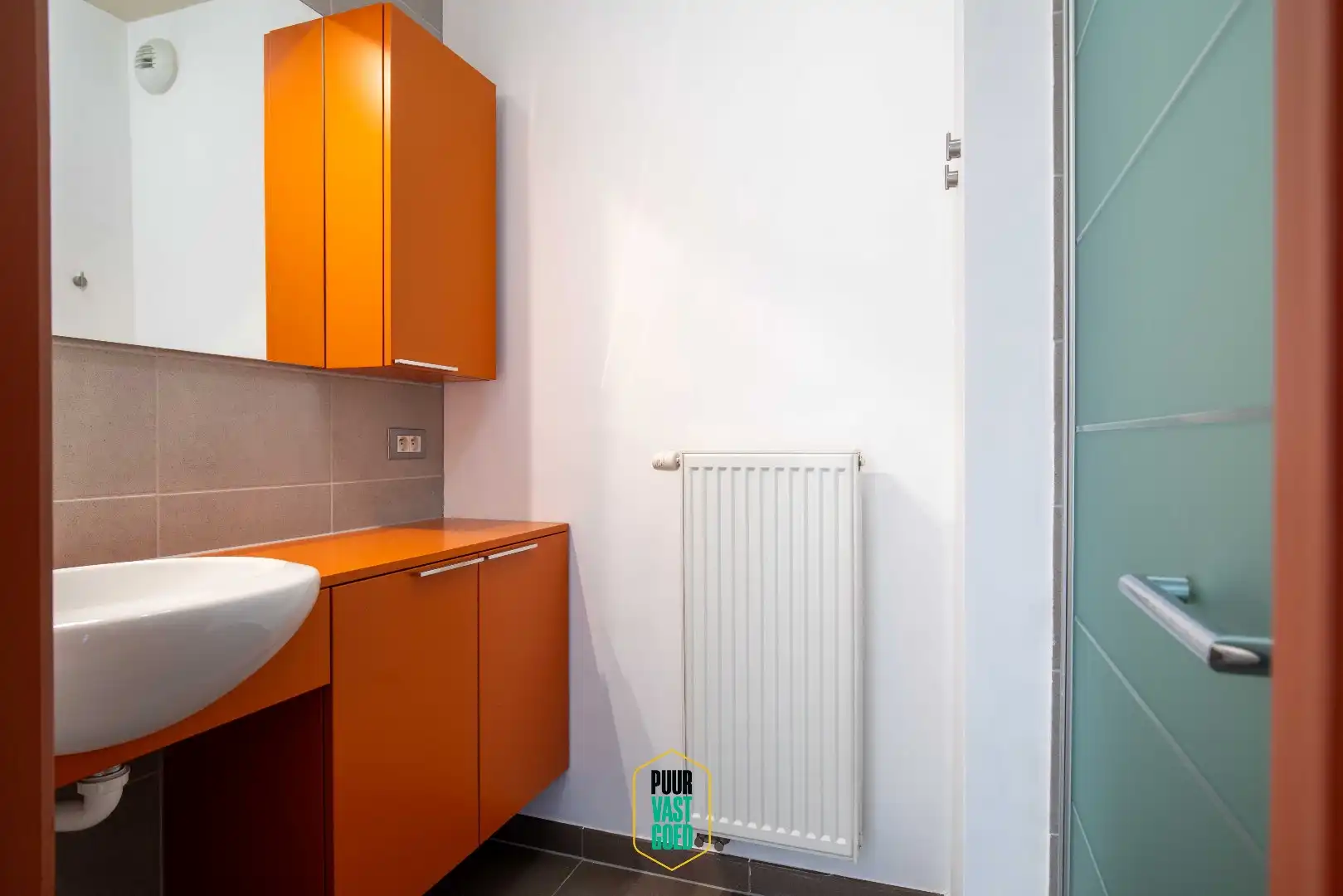 Recent, instapklaar, 2 slpk appartement in gegeerde buurt. foto 20