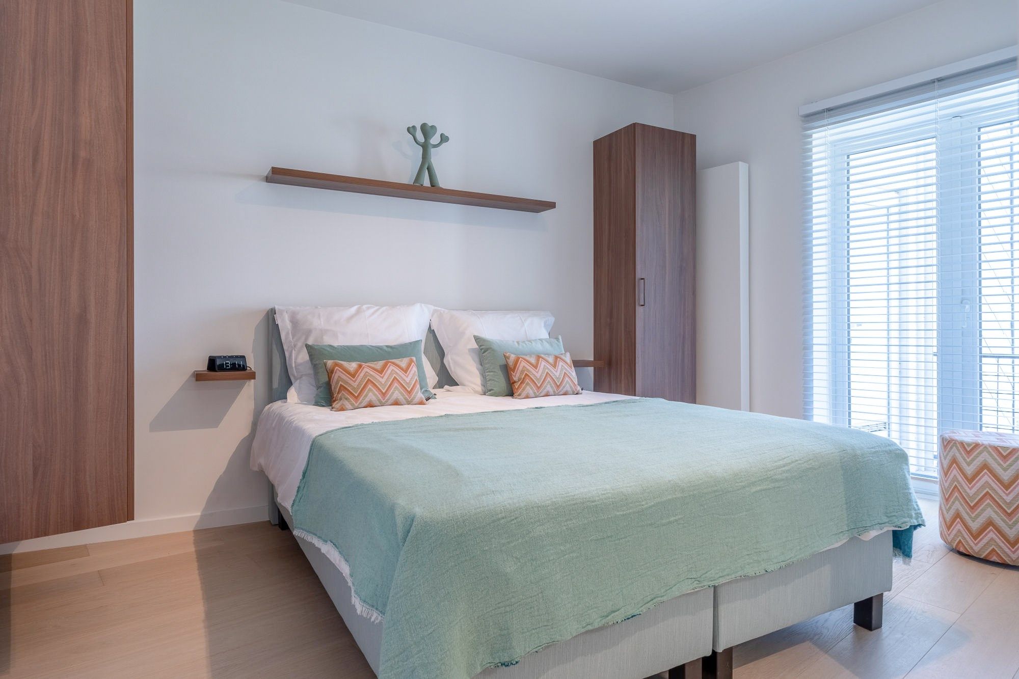 Rustig gelegen volledig gerenoveerd appartement met een open zicht over de villa's. foto 18