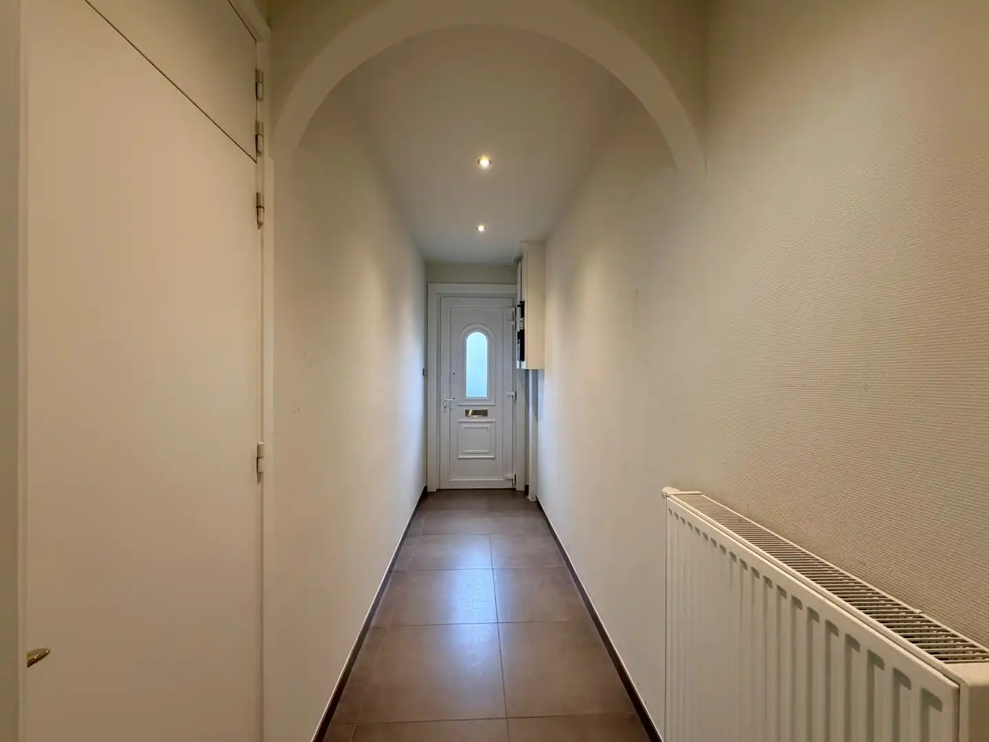 Instapklare woning met 2 slaapkamers en diepe tuin te Roeselare! foto 10