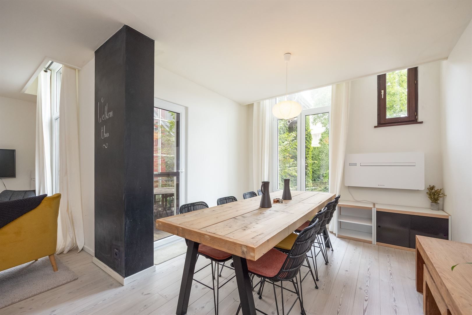 Gerenoveerd appartement met terras foto 4
