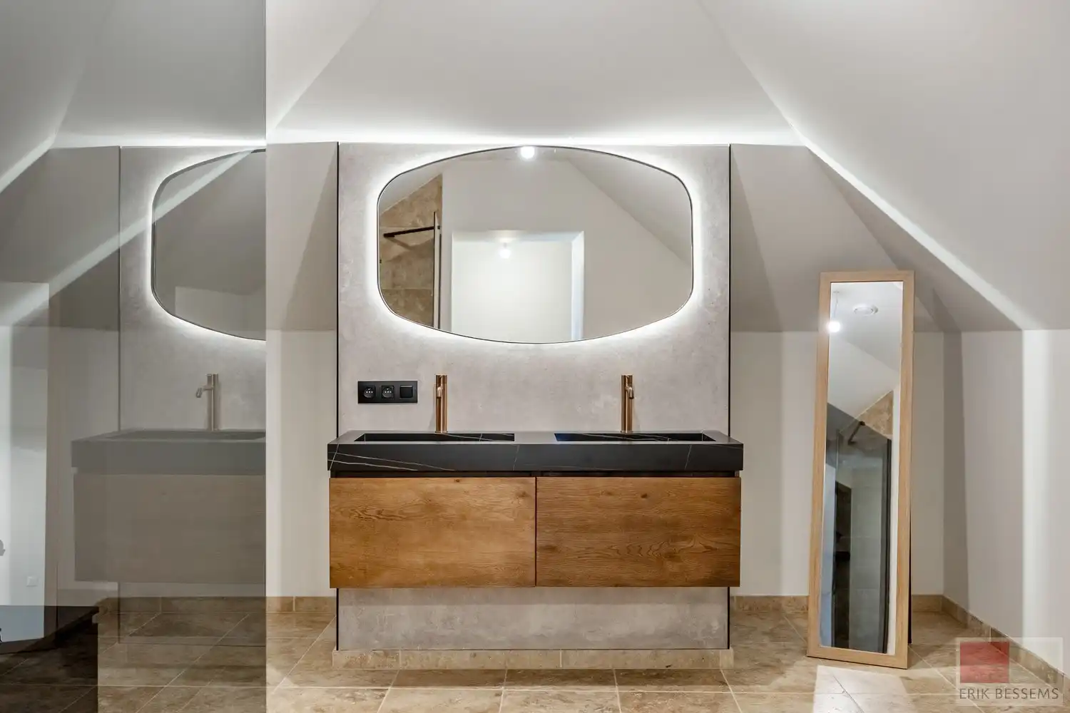 Unieke loft-appartement aan de Oude Kerkstraat 55 in Dilsen-Stokkem foto 34