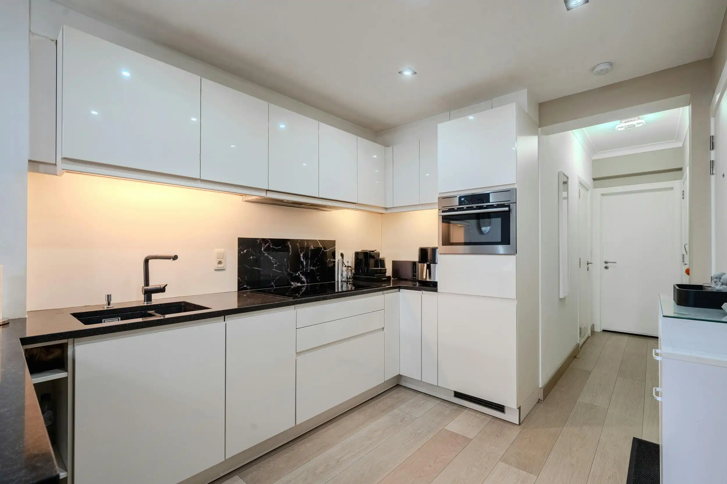 Instapklaar 1-slaapkamer appartement vlakbij zee te Oostende foto 7