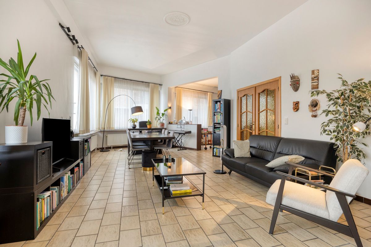 Charmant en ruim appartement met stadstuin foto 6