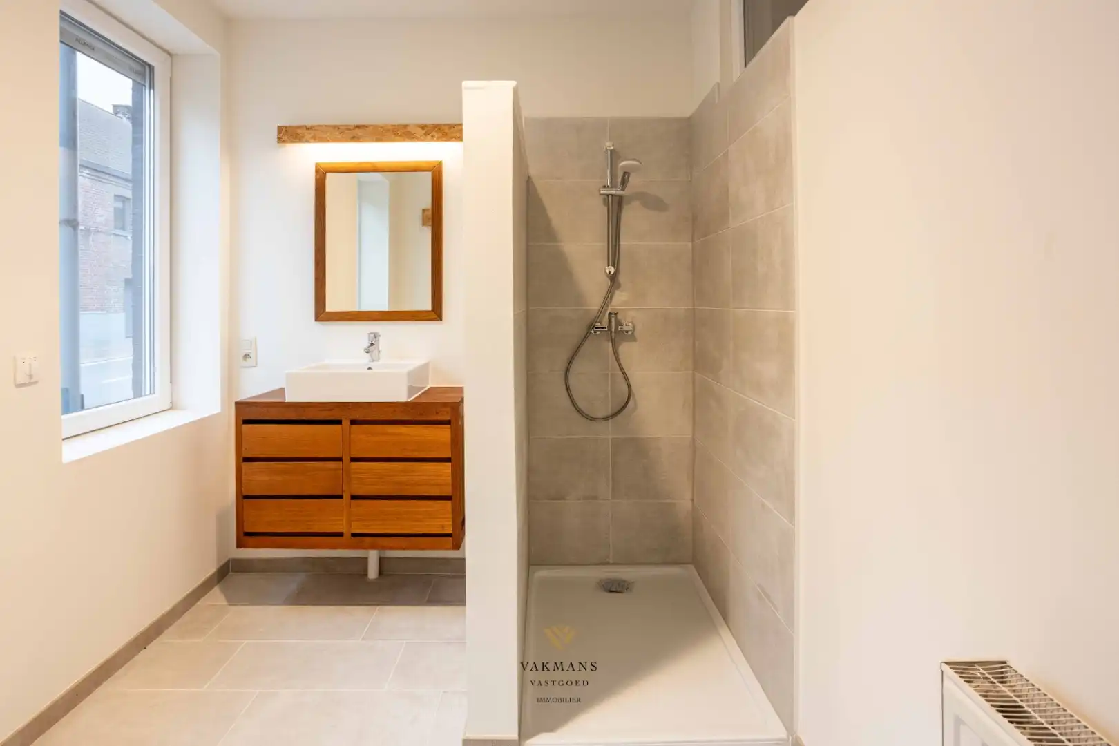 Prachtige gerenoveerde woning met 3 slaapkamers en tuin foto 4