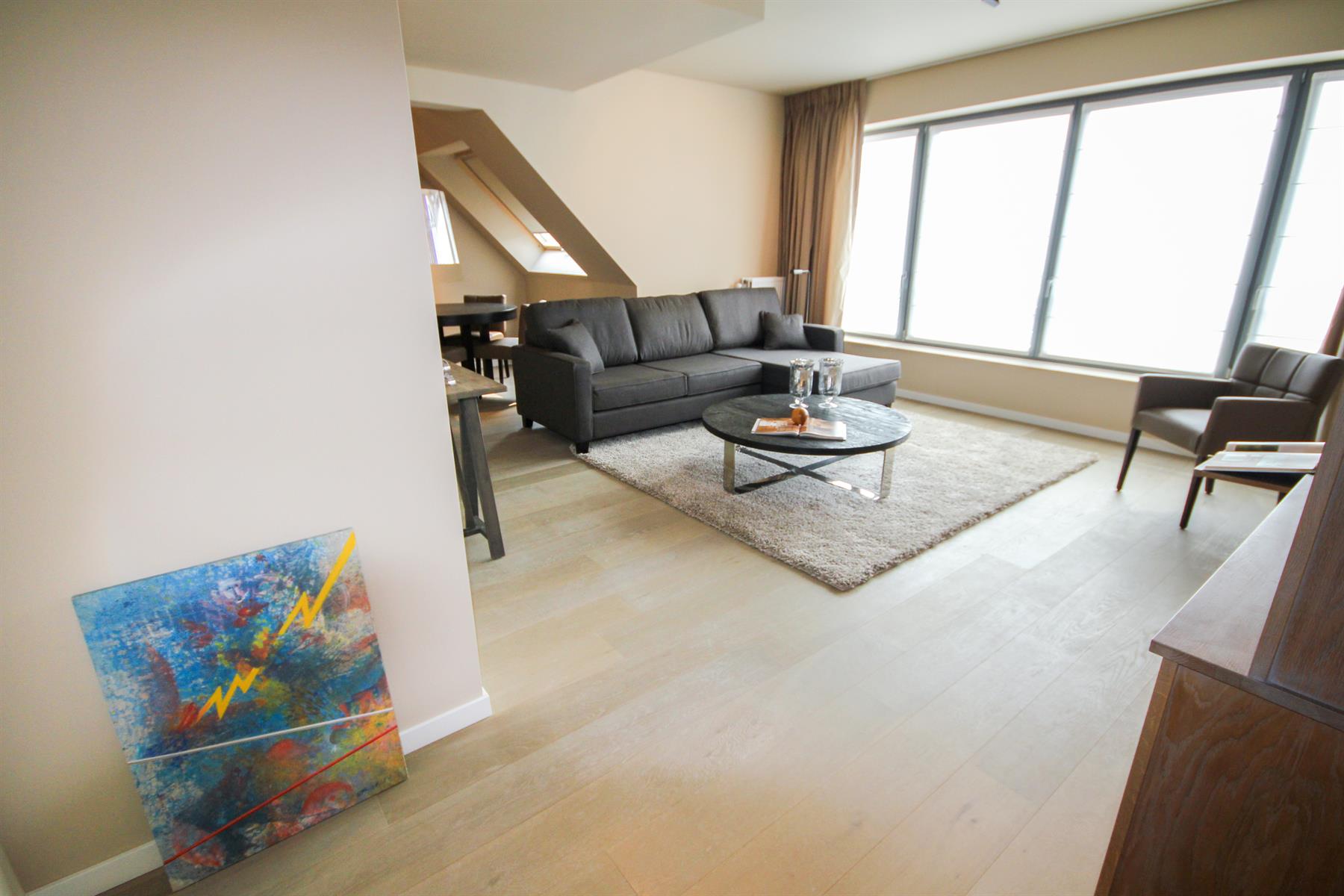 LICHTRIJK - Prachtig 2 slpk appartement (NATO) foto 4