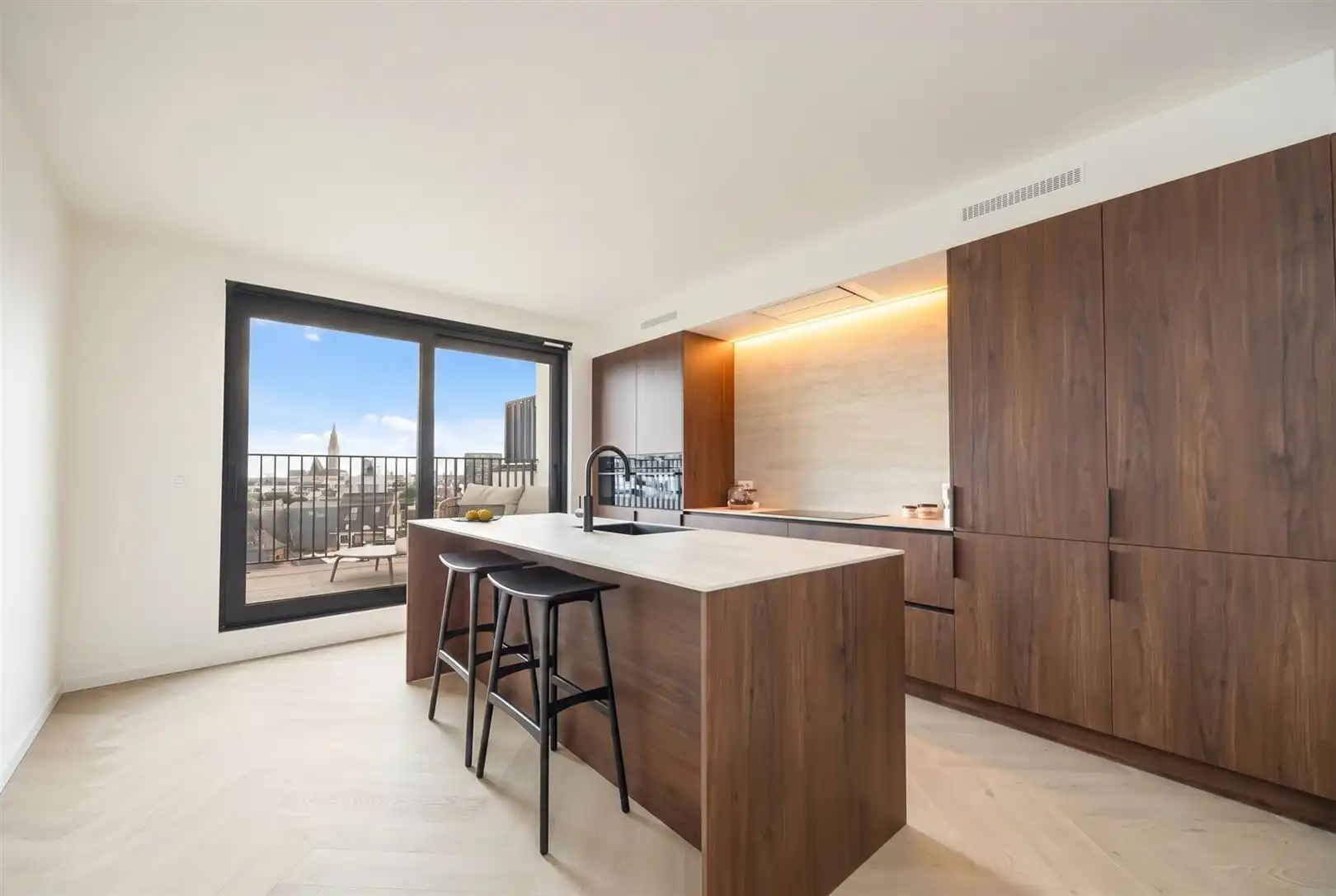 Volledige nieuw duplexappartement bovenop Art-Deco-gebouw foto 8