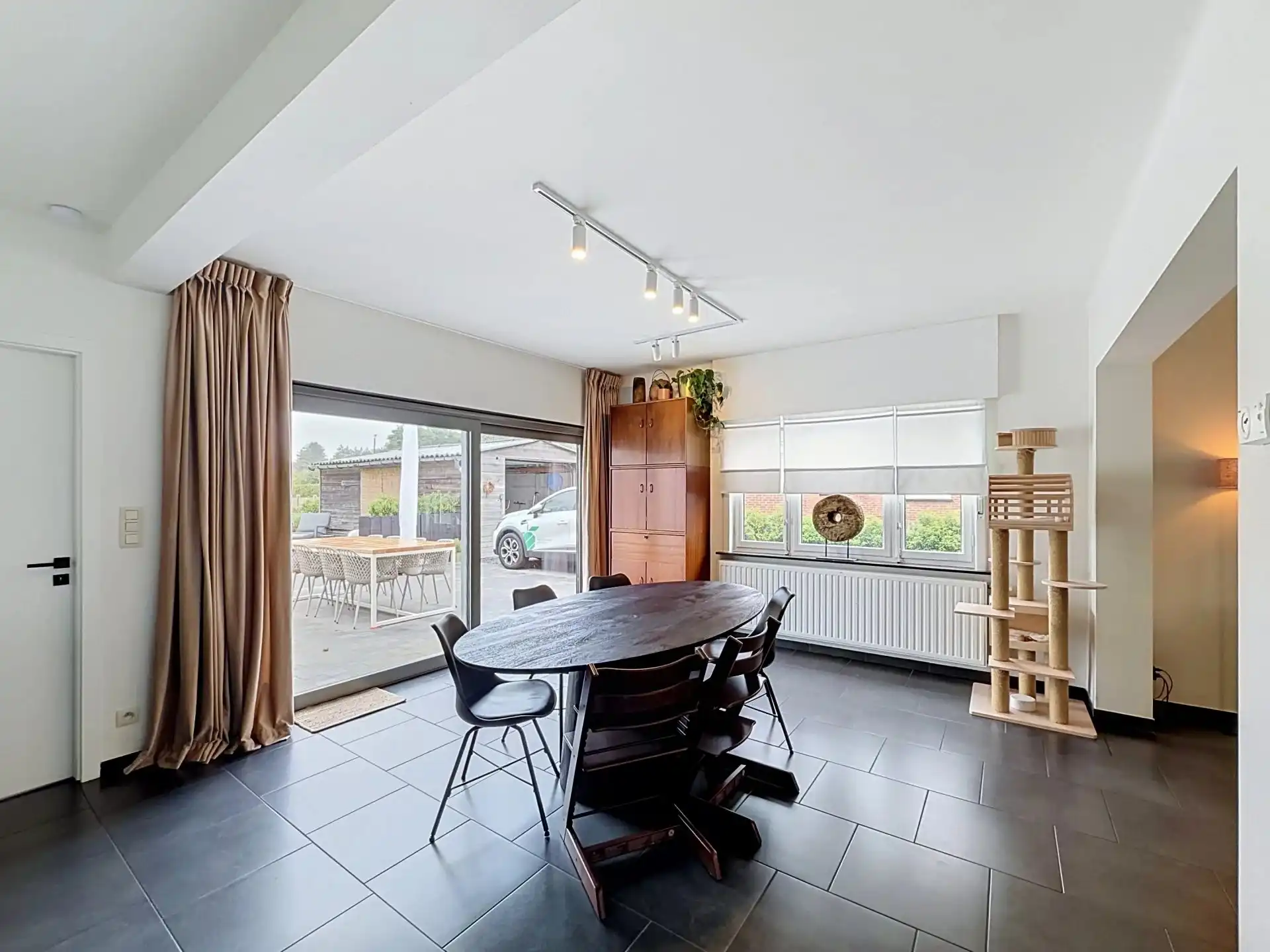 Instapklare gezellige woning op een mooi perceel met 3 slaapkamers en 2 badkamers foto 7