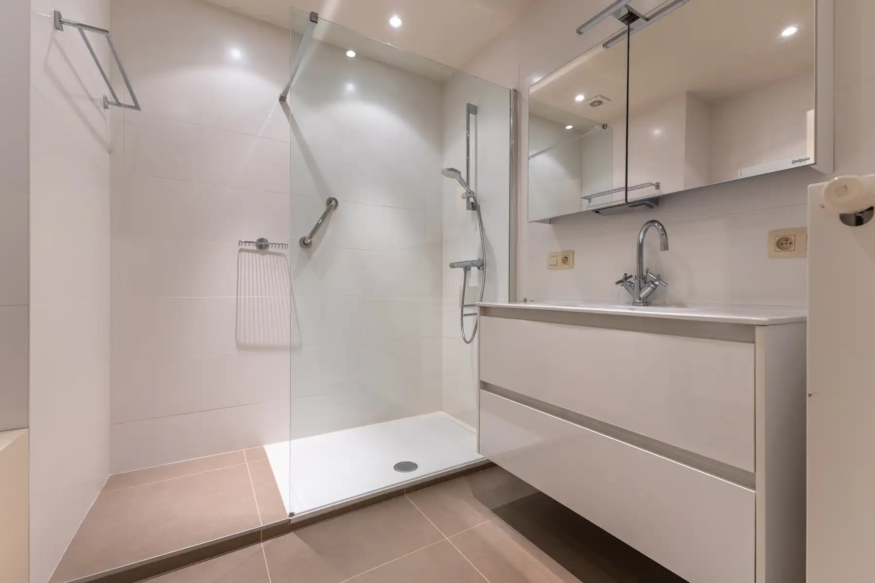 OPTIE Gunstig gelegen appartement met garage en 3 slaapkamers foto 13