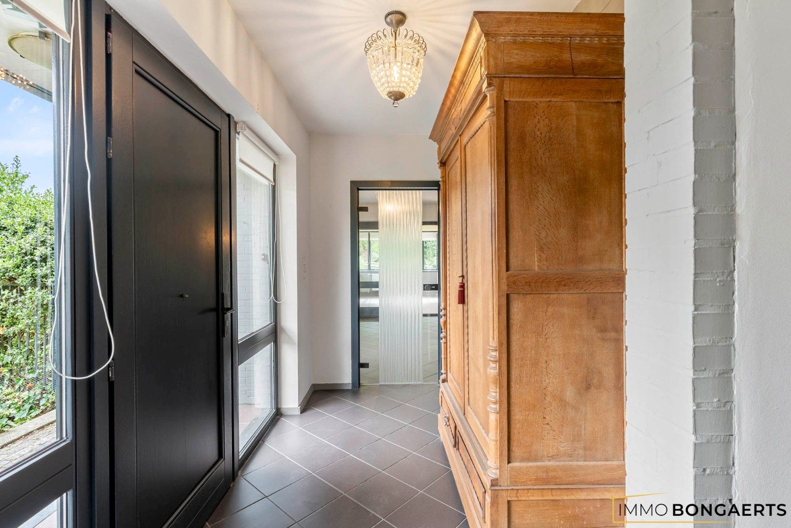 Rustig gelegen woning met 4 slaapkamers foto 7