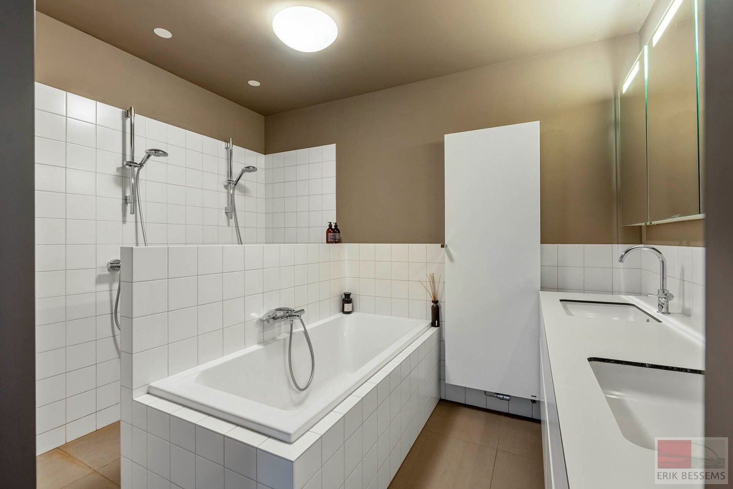 Leuk, grondig gerenoveerde bungalow (2023–2025), rustig gelegen aan het park van Sint-Pietersheim. foto 16