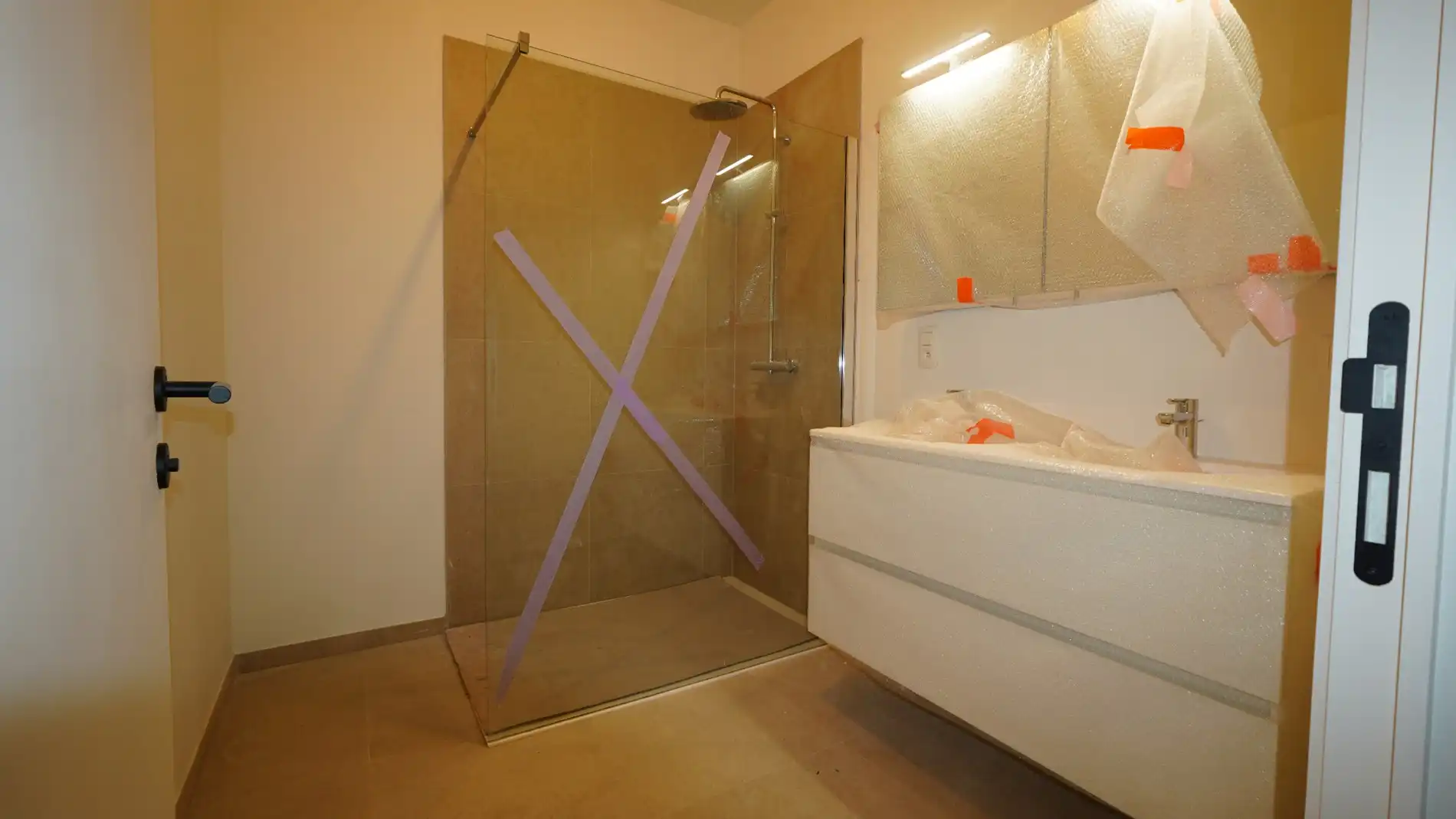 Luxe gelijkvloers appartement met tuin, 2 slaapkamers en autostaanplaats foto 10