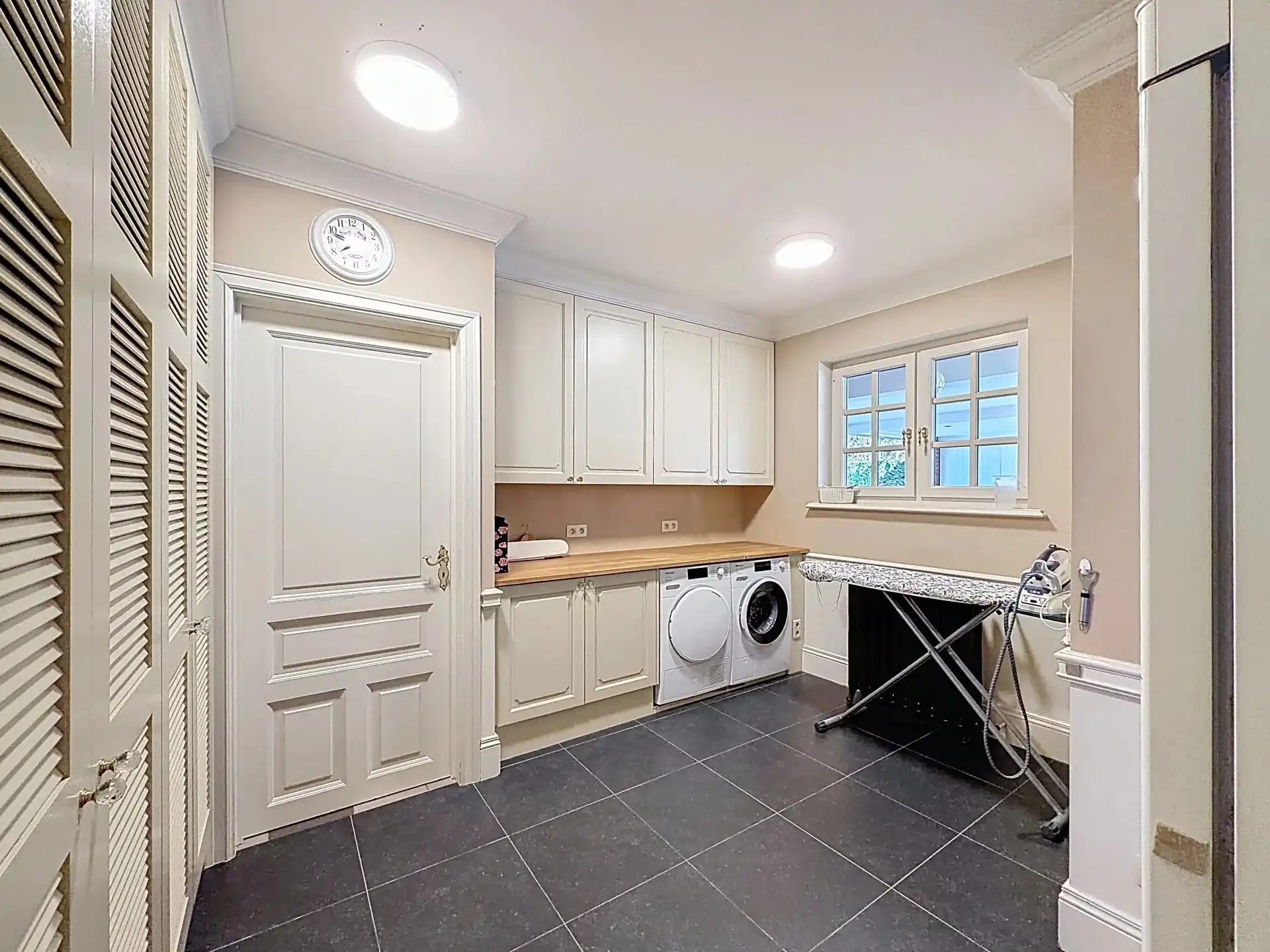 Prachtige luxueuze villa in Amerikaanse stijl met 4 slaapkamers en 2 badkamers. foto 26