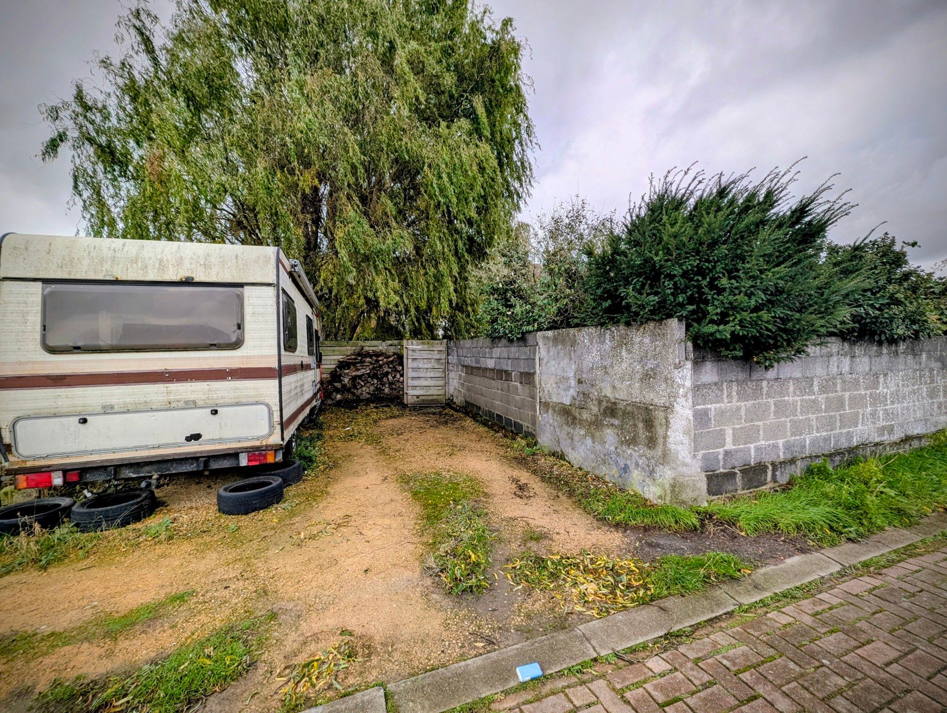 Herenhuis te koop met zuidwest gerichte tuin en parkeerplaats. Vernieuwd dak, nieuwe elektriciteit & nieuwe aardgas-CV foto 26