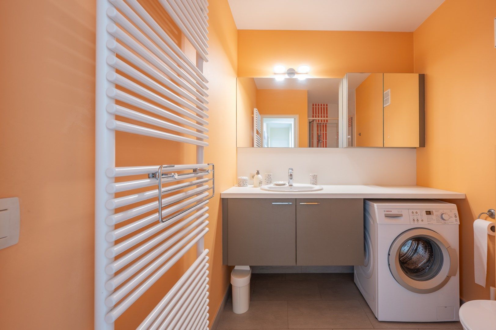Ruim appartement met breed frontaal zeezicht te duinbergen foto 7