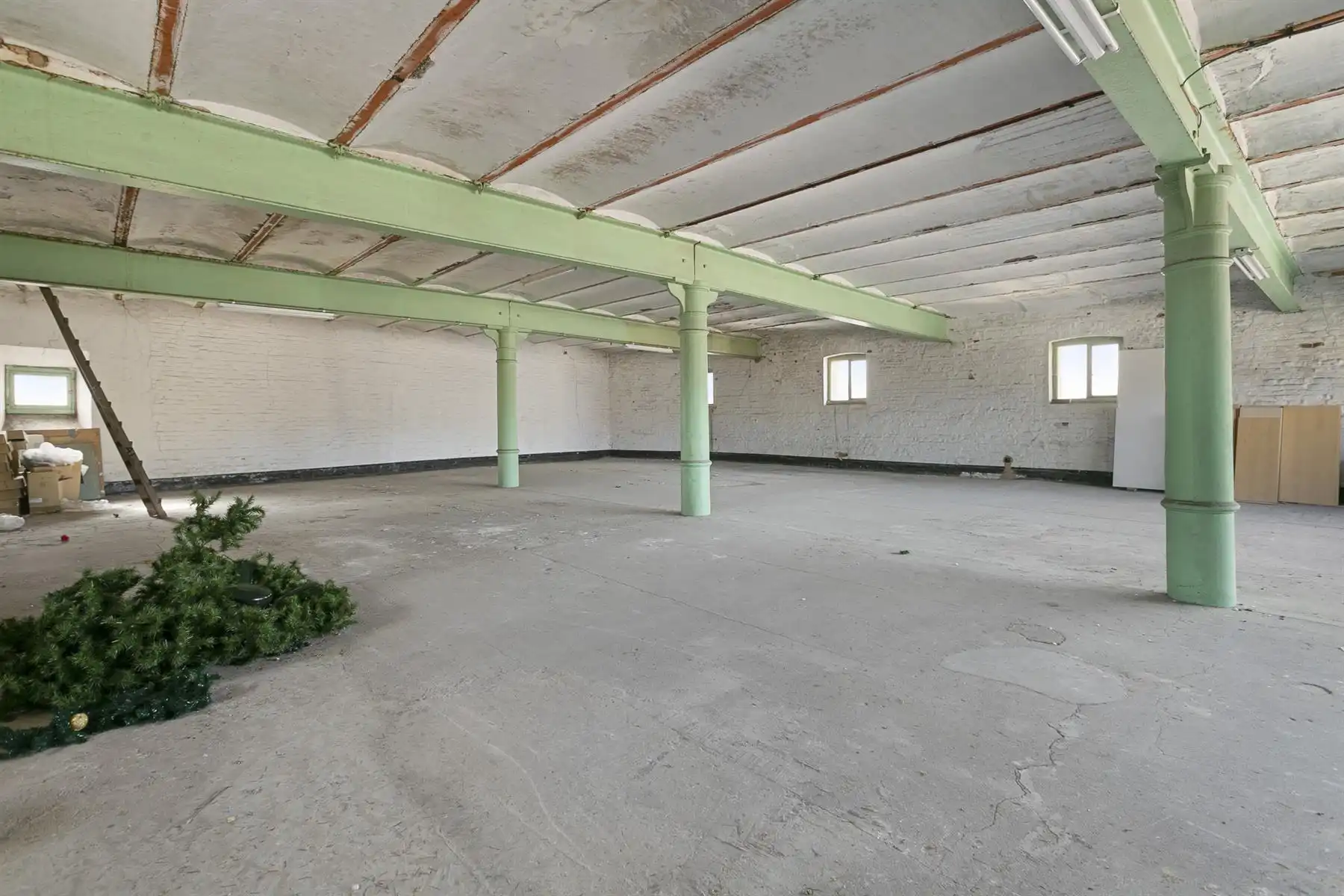 Zeer ruim handelspand te Koop foto 23