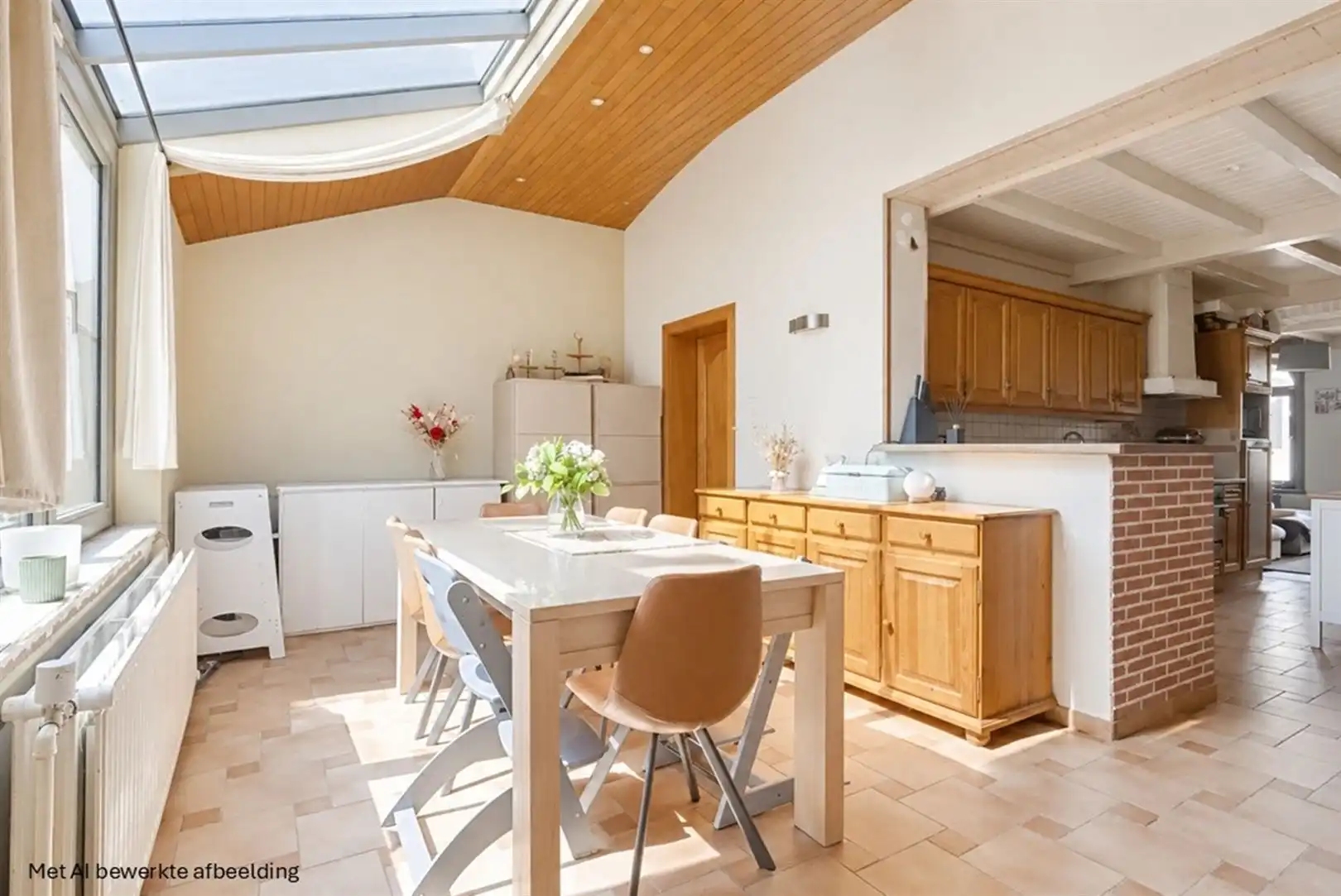 HOB met 3 slaapkamers, veel ruimte en licht, een dieplopende tuin en veel potentieel foto 11