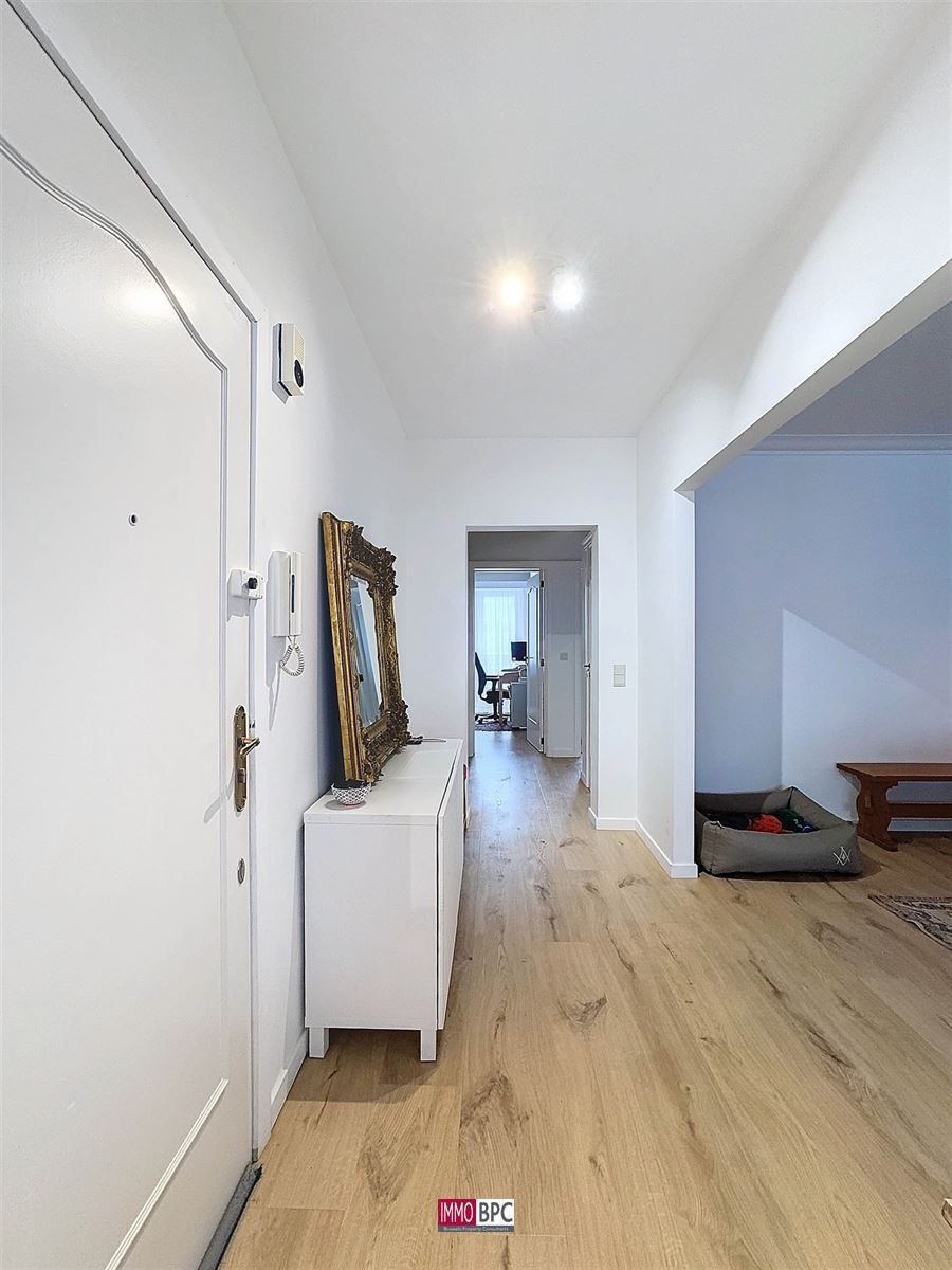 Volledig gereonveerd Appartement met 2 slk. foto 20