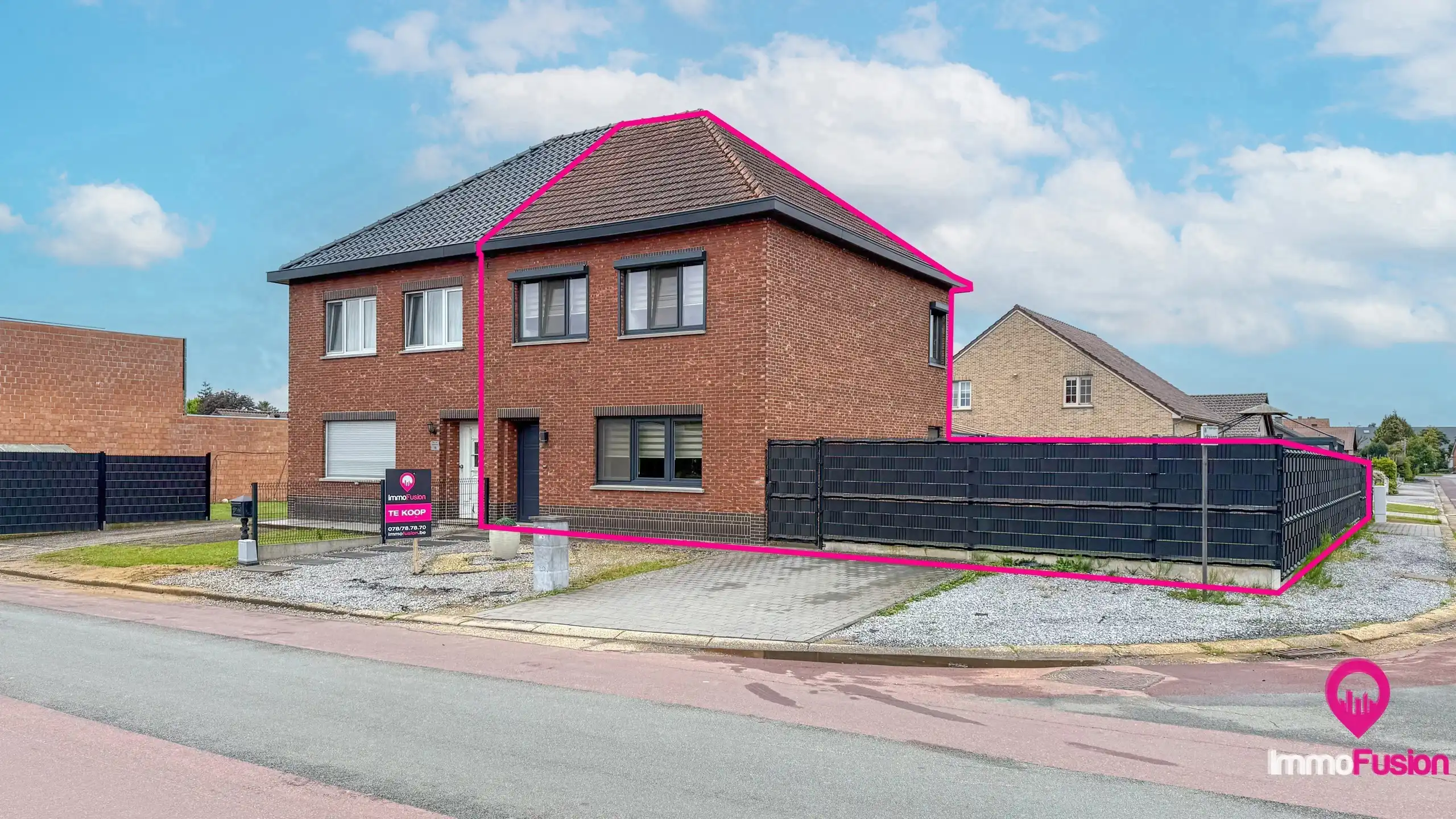 Halfopen woning met tuin en dubbele garage in H-Z! foto 2
