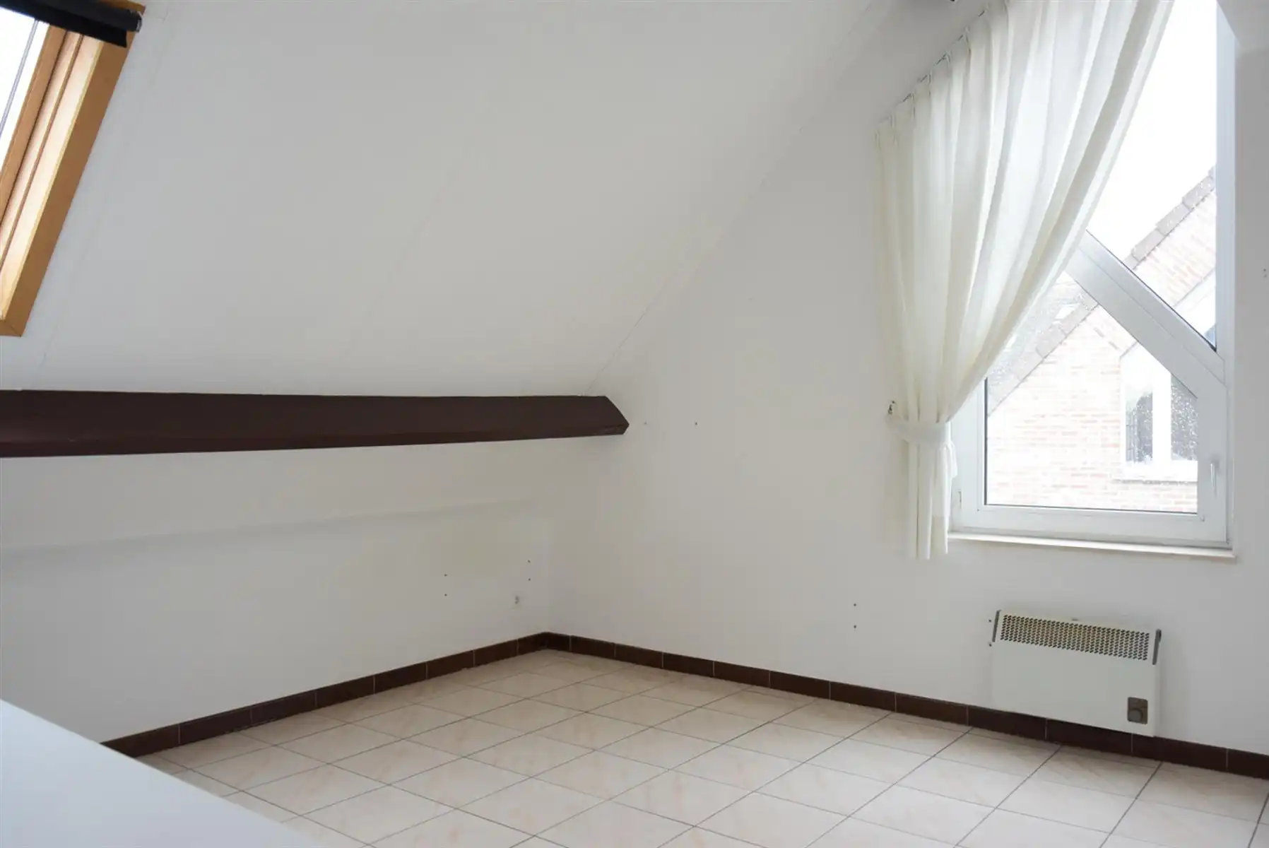 Instapklaar 2-slaapkamerappartement nabij Maastricht foto 8