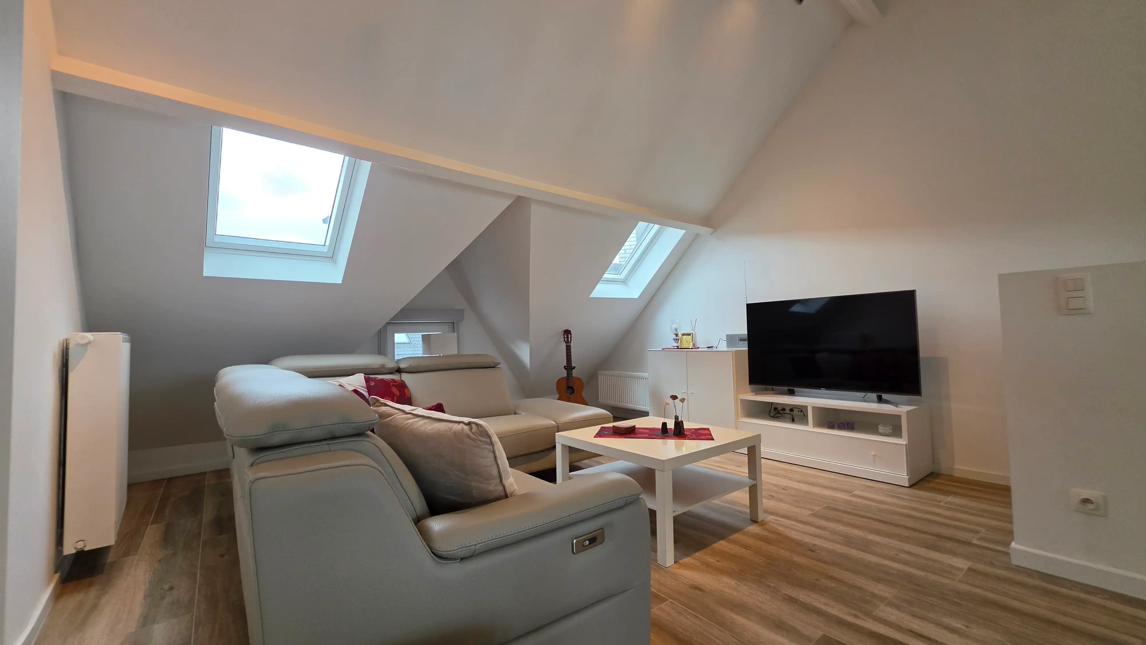 Luxueus twee slaapkamer app, terras, bureel, unieke ligging foto 6