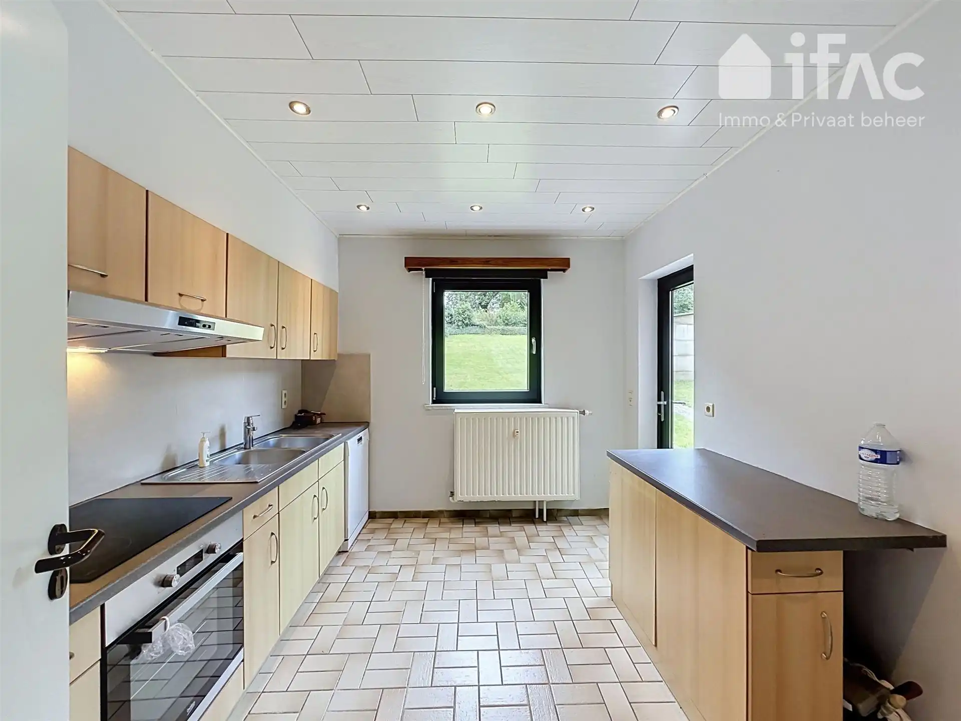Fijn gelegen 2 slaapkamer appartement met tuin foto 8
