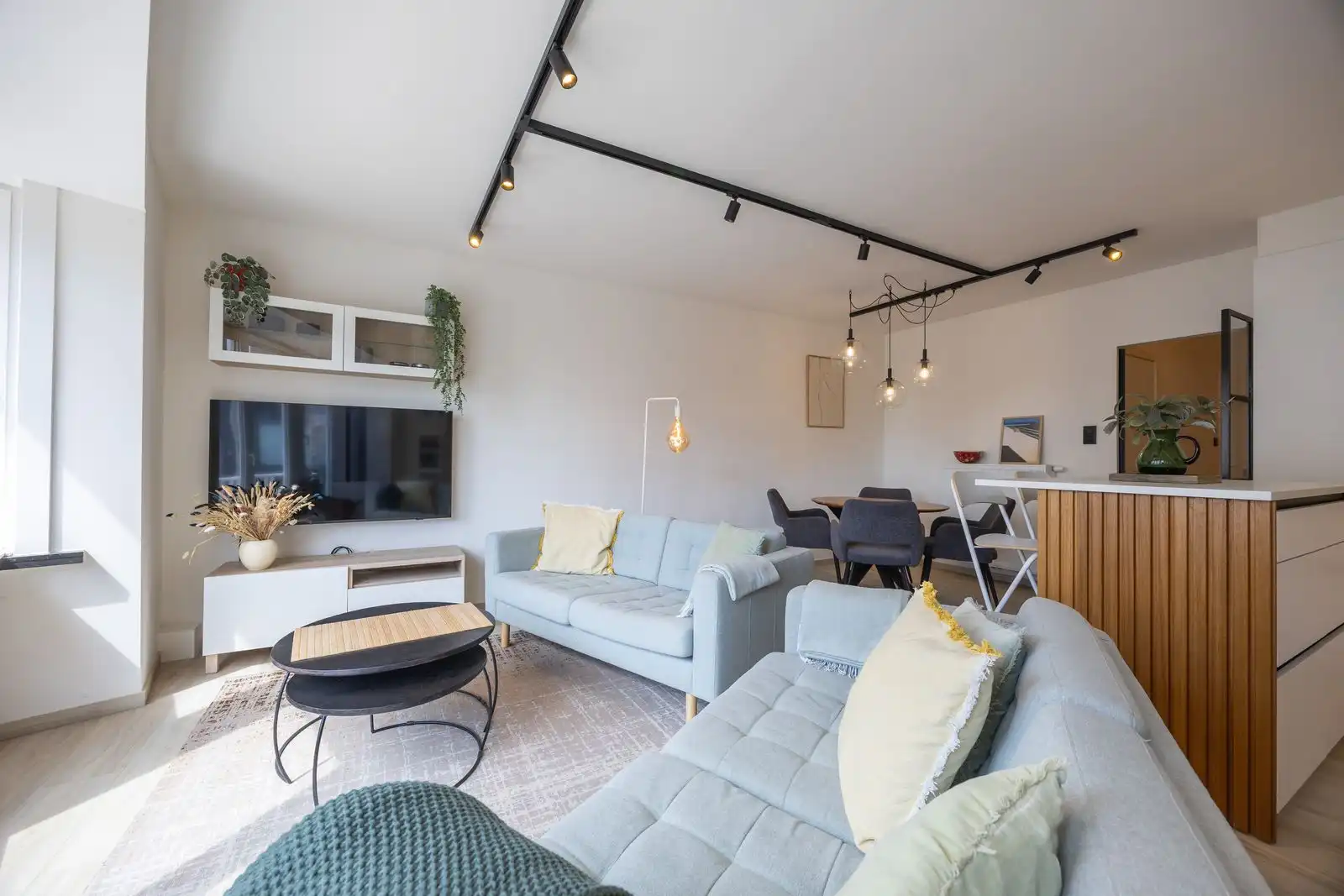 Subliem gerenoveerd appartement met 2 slaapkamers pal aan zee foto 2