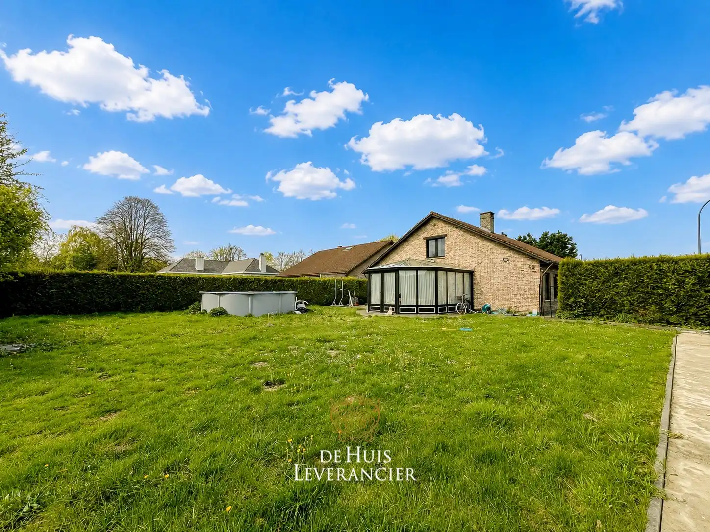 IN OPTIE - Laagbouwvilla op een strategische topligging te koop in Kontich foto 2