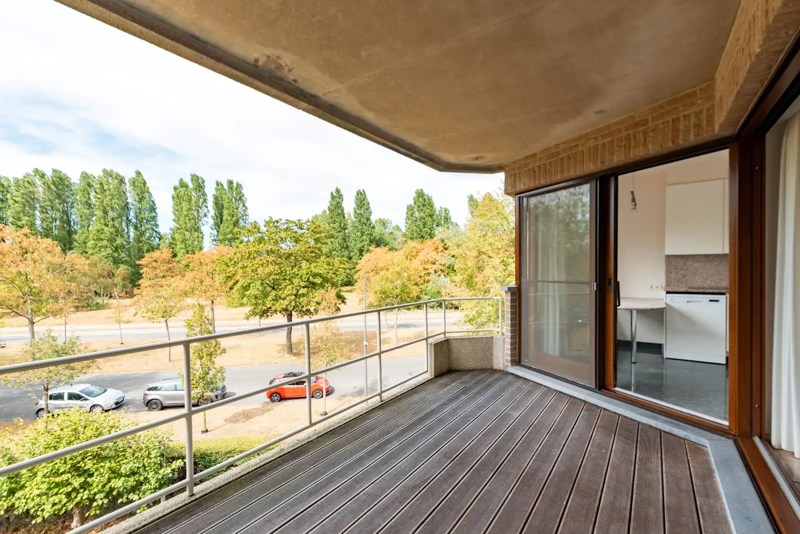 Ruim 2-slaapkamerappartement met twee terrassen en autostaanplaat foto 8