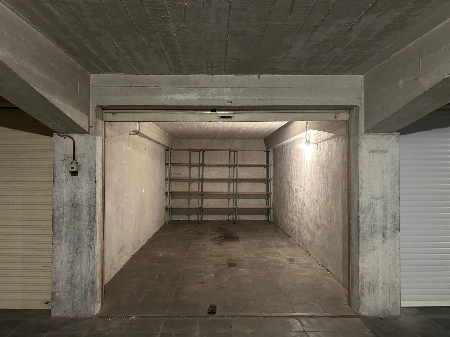 GARAGEBOX VLAKBIJ ZEEDIJK  foto 2