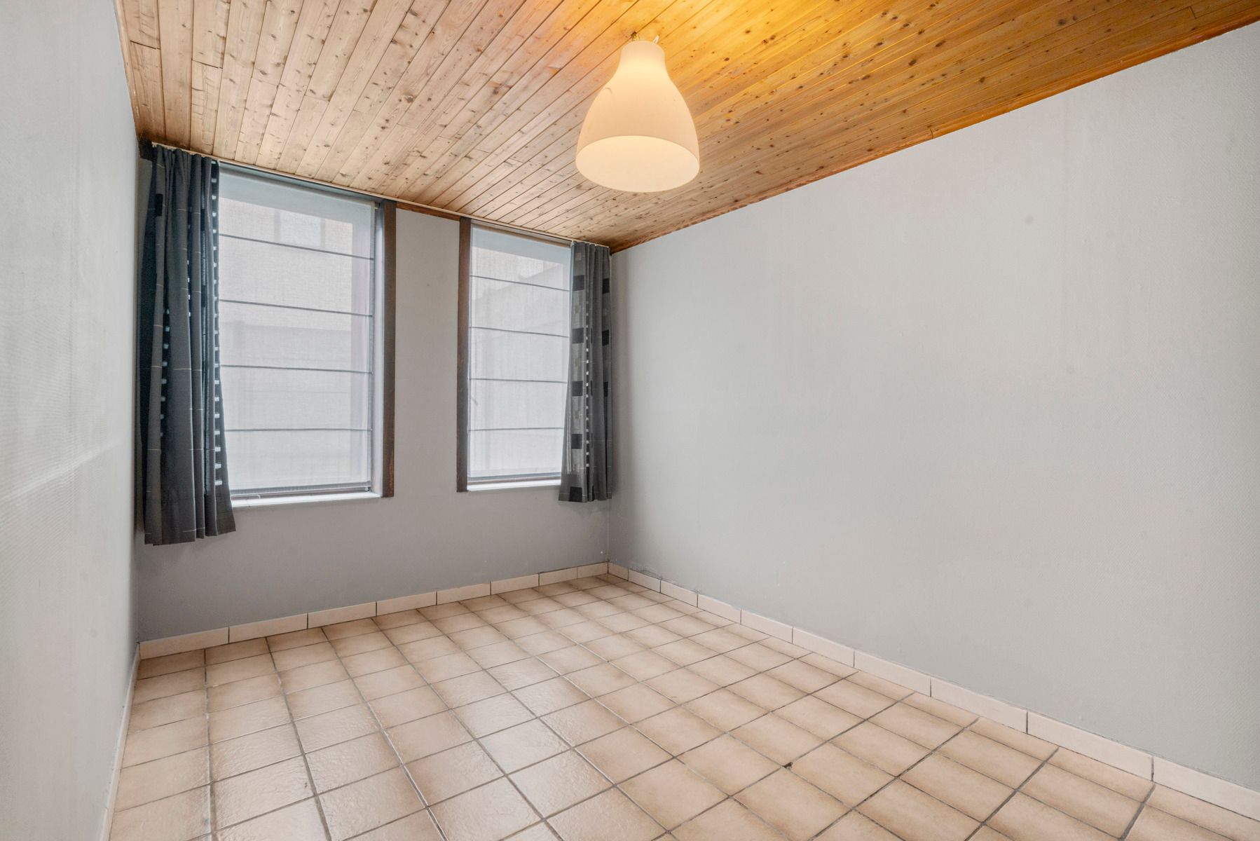 Te renoveren woning met 3 slaapkamers en garage  foto 7