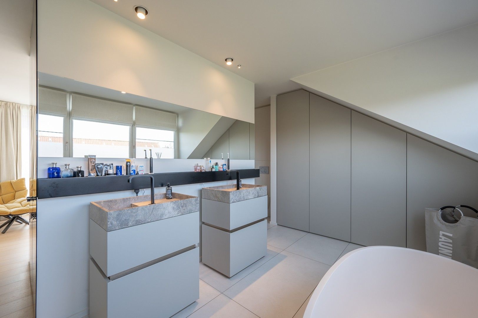 Uitzonderlijke eigendom met een uniek open zicht op de Hazegraspolders, vlakbij het Oosthoekplein. foto 22