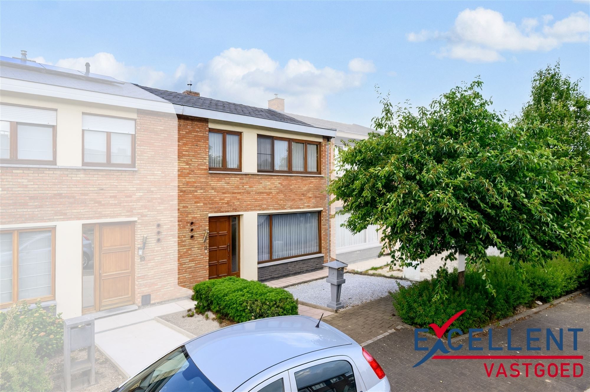Hoofdfoto van de publicatie: Gunstig gelegen woning met 4 slaapkamers te koop Deinze