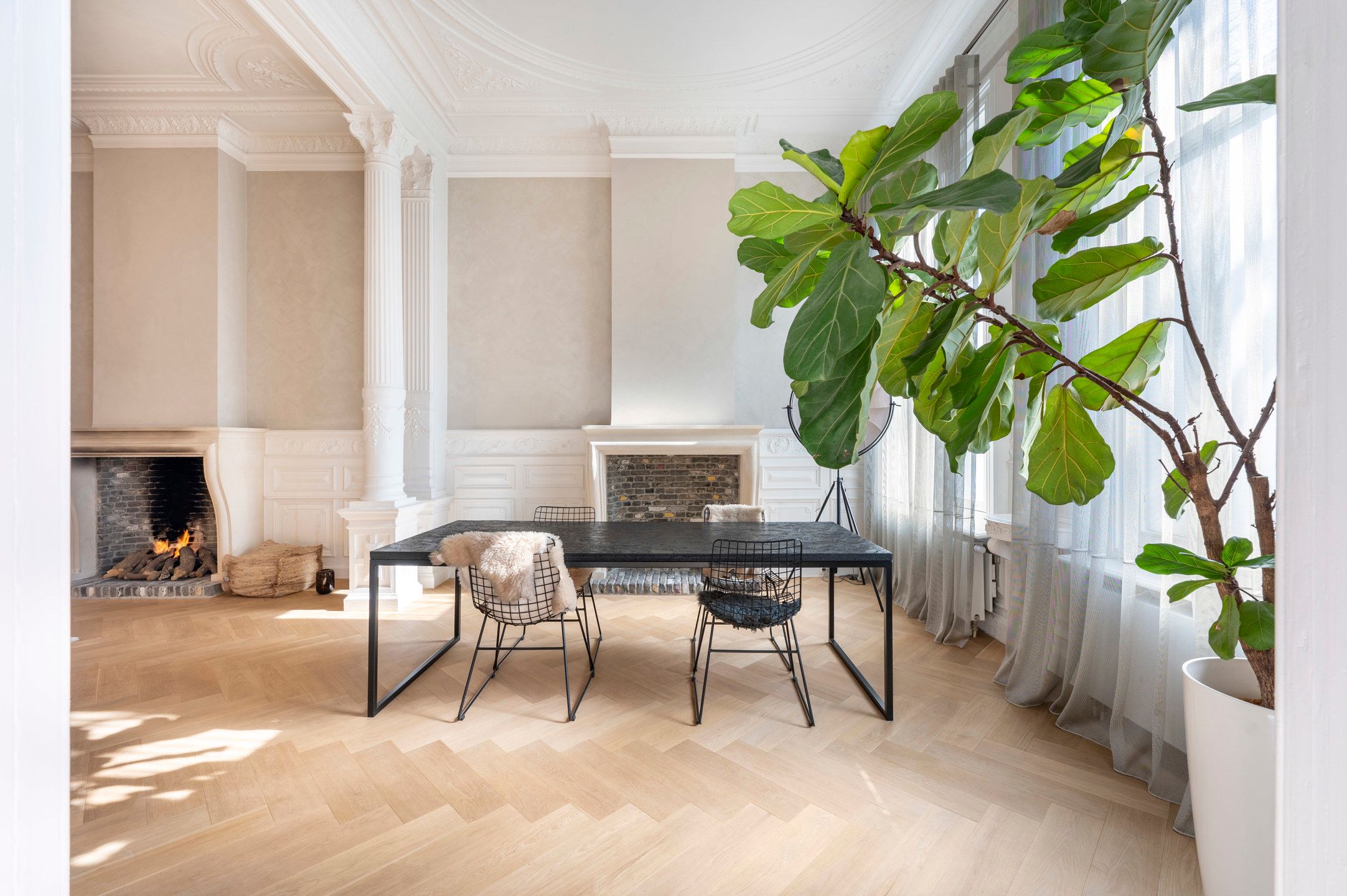 Indrukwekkend herenhuis op een toplocatie te Antwerpen Zuid. foto 11
