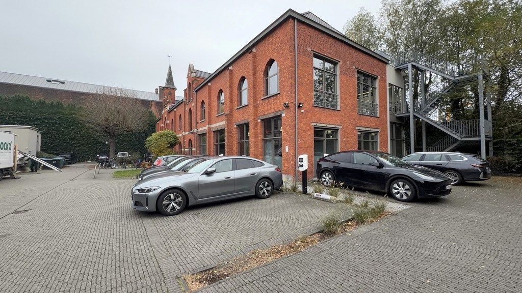 Instapklaar kantoor te huur in wijk Zurenborg te Antwerpen foto 14