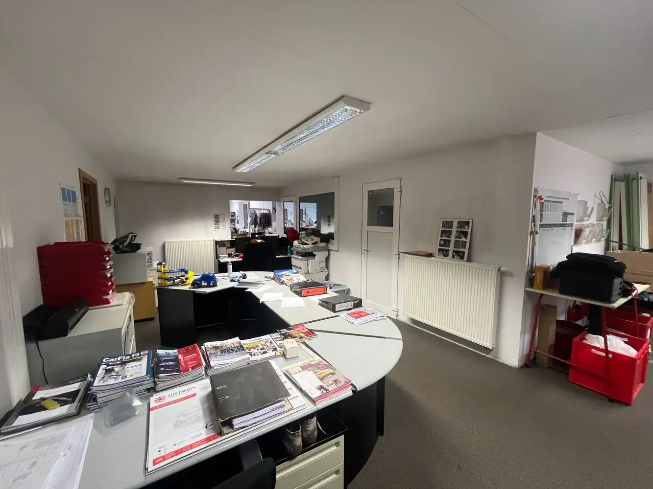Showroom + werkplaats foto 11