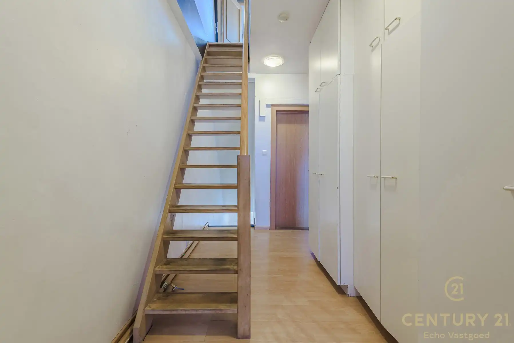 Ruime, gerenoveerde woning met 4 slpk en stadstuin foto 12