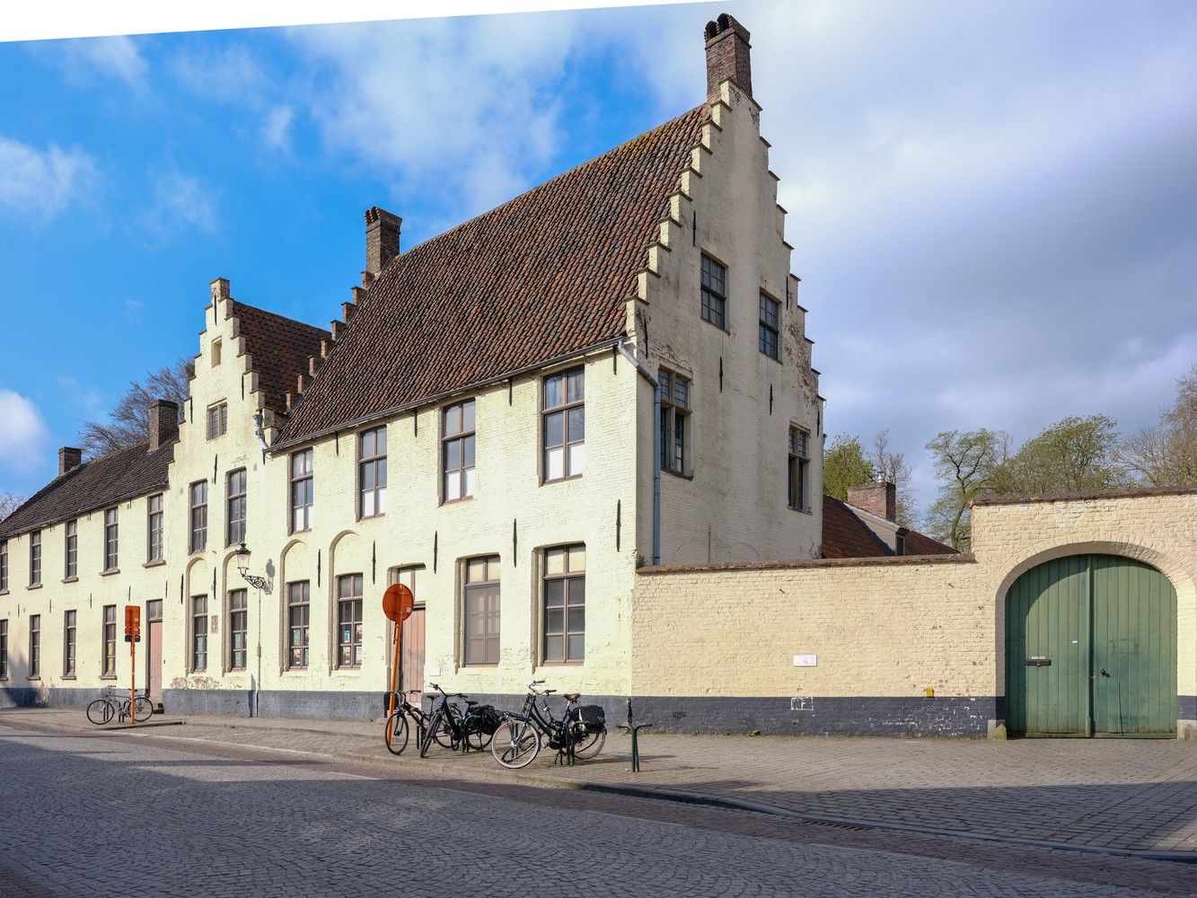 ()=>{if(producerUpdateValueVersion(node),producerAccessed(node),node.value===ERRORED)throw node.error;return node.value} Boeveriestraat 50 - 8000 Brugge